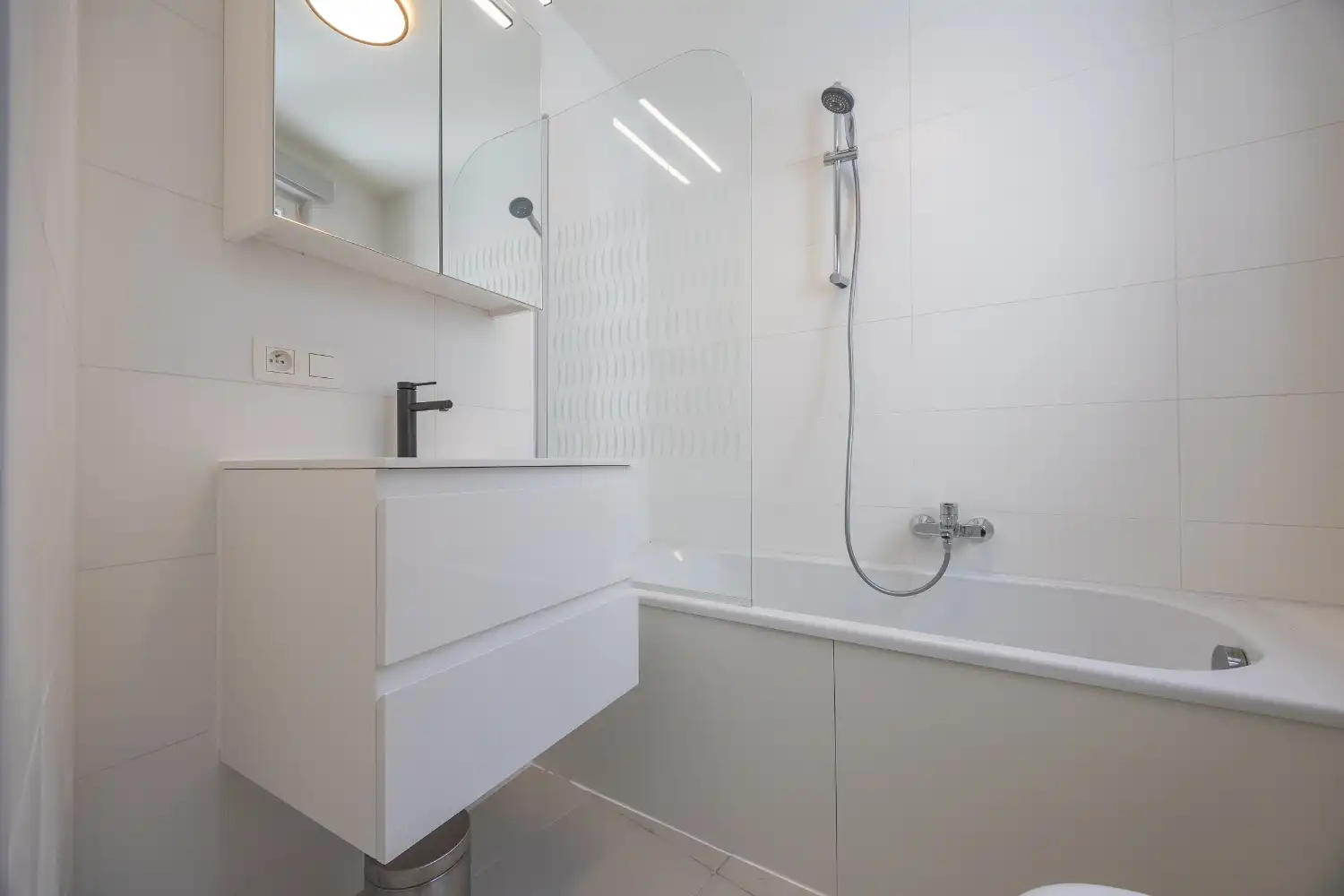 Gerenoveerd 2-slaapkamer appartement. foto 18