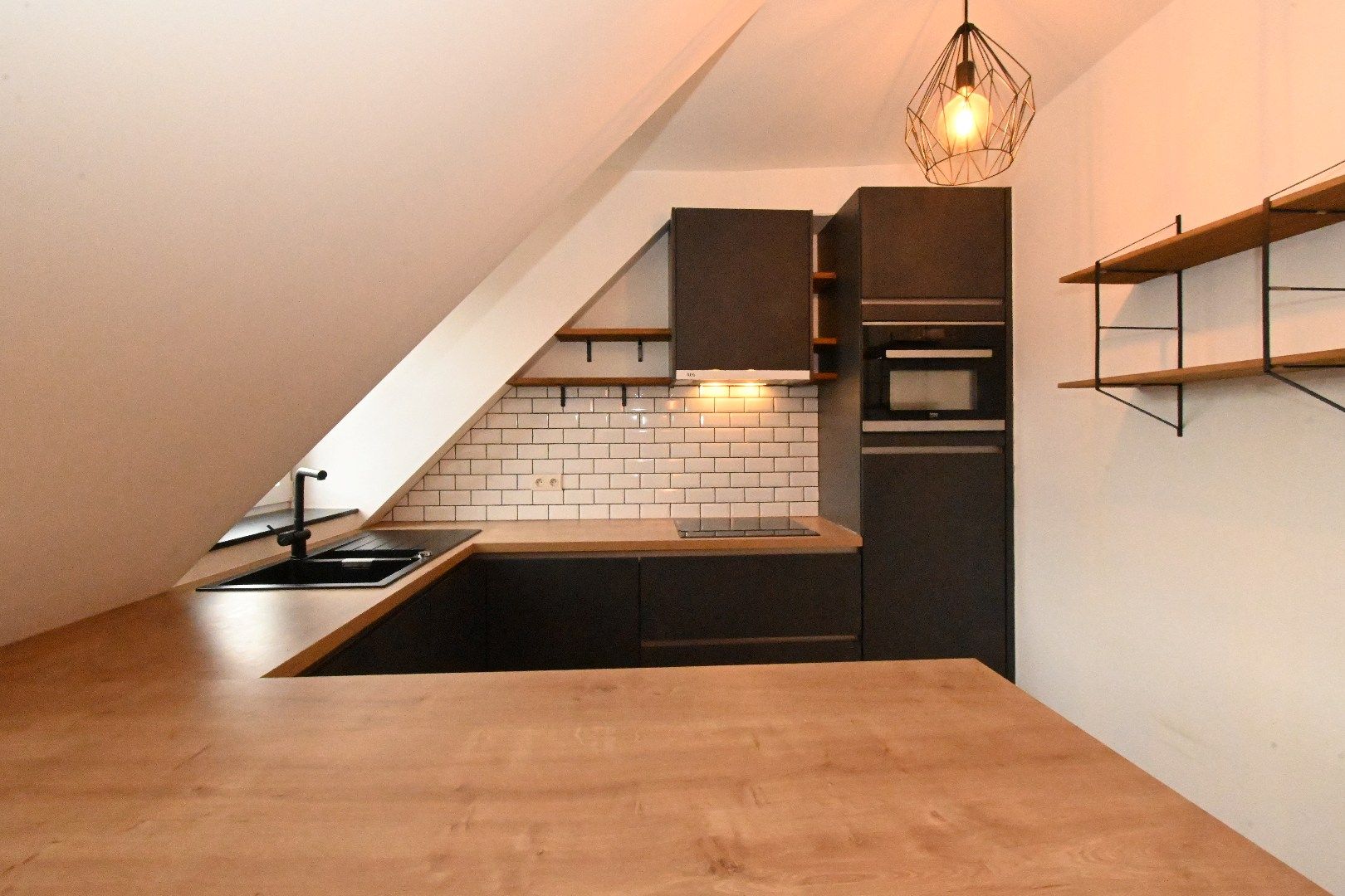 Dakappartement met 2 slaapkamers gelegen dorpskern Knesselare foto 13