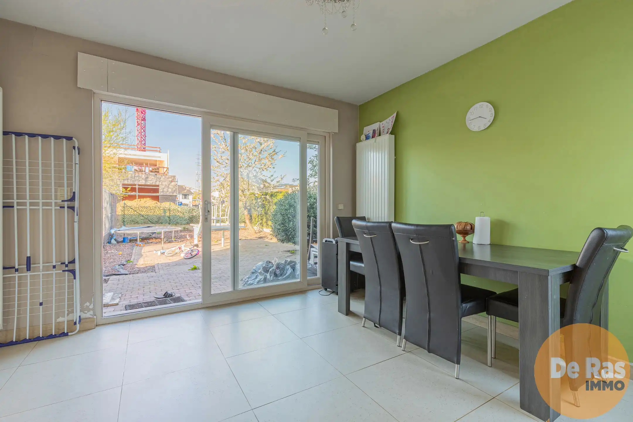 DENDERLEEUW - Ruime woning met 4 slpks, bureau en koer foto 8