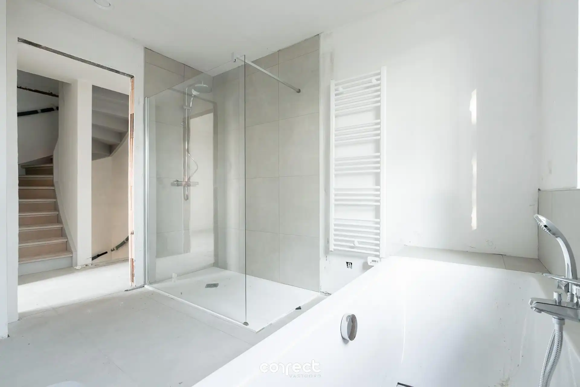 Mmoderne halfopen nieuwbouwwoning met een grote bew. opp. van 200 m². foto 7