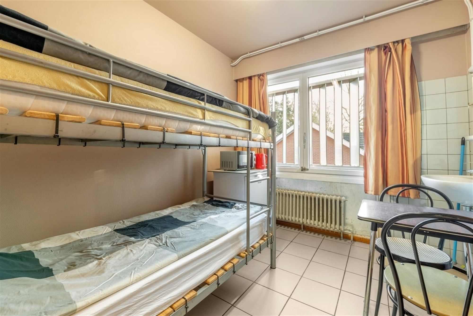 VERGUND GEMEENSCHAPSHUIS MET 15 INDIVIDUELE KAMERS foto 43