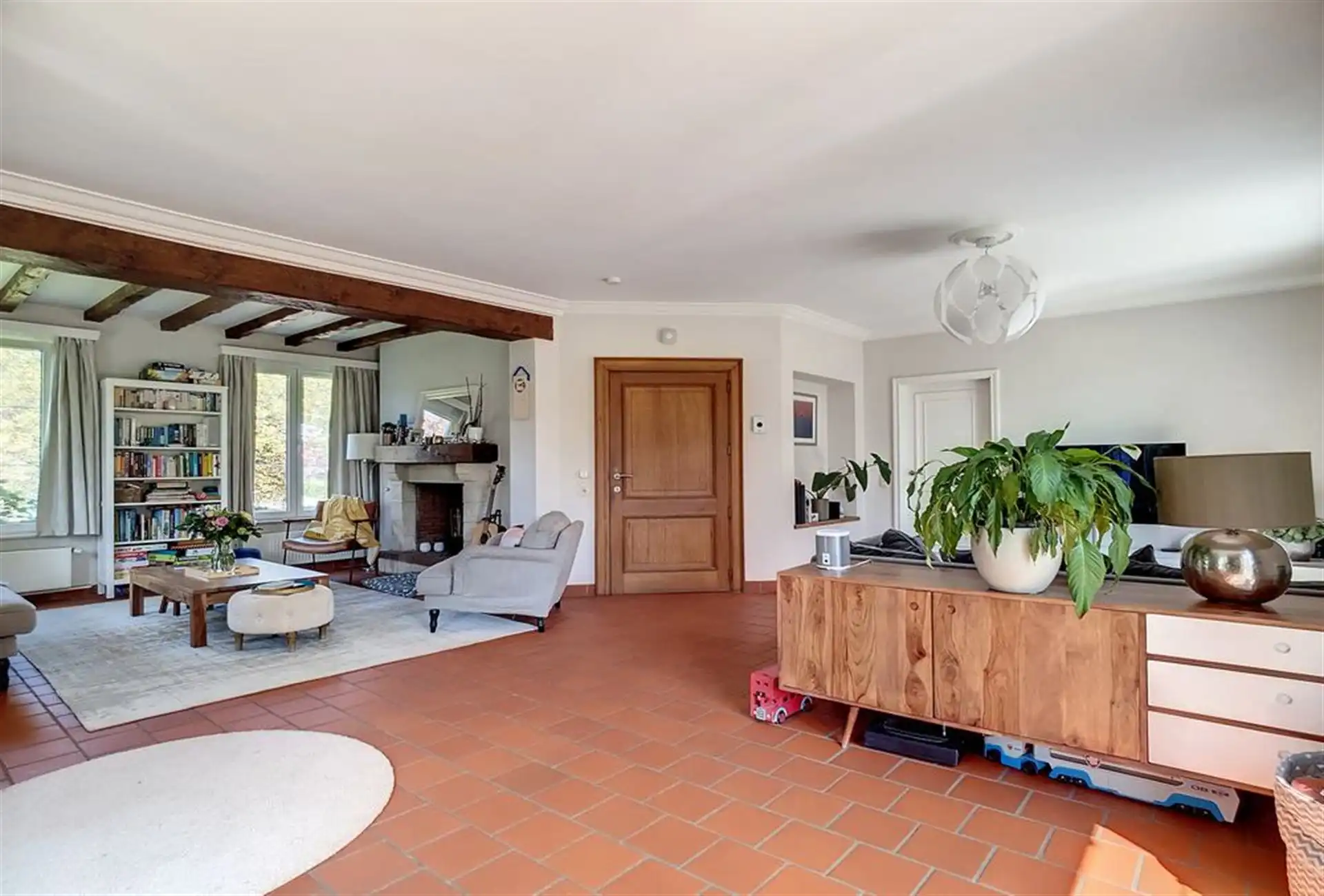 Residentieel gelegen villa foto 3