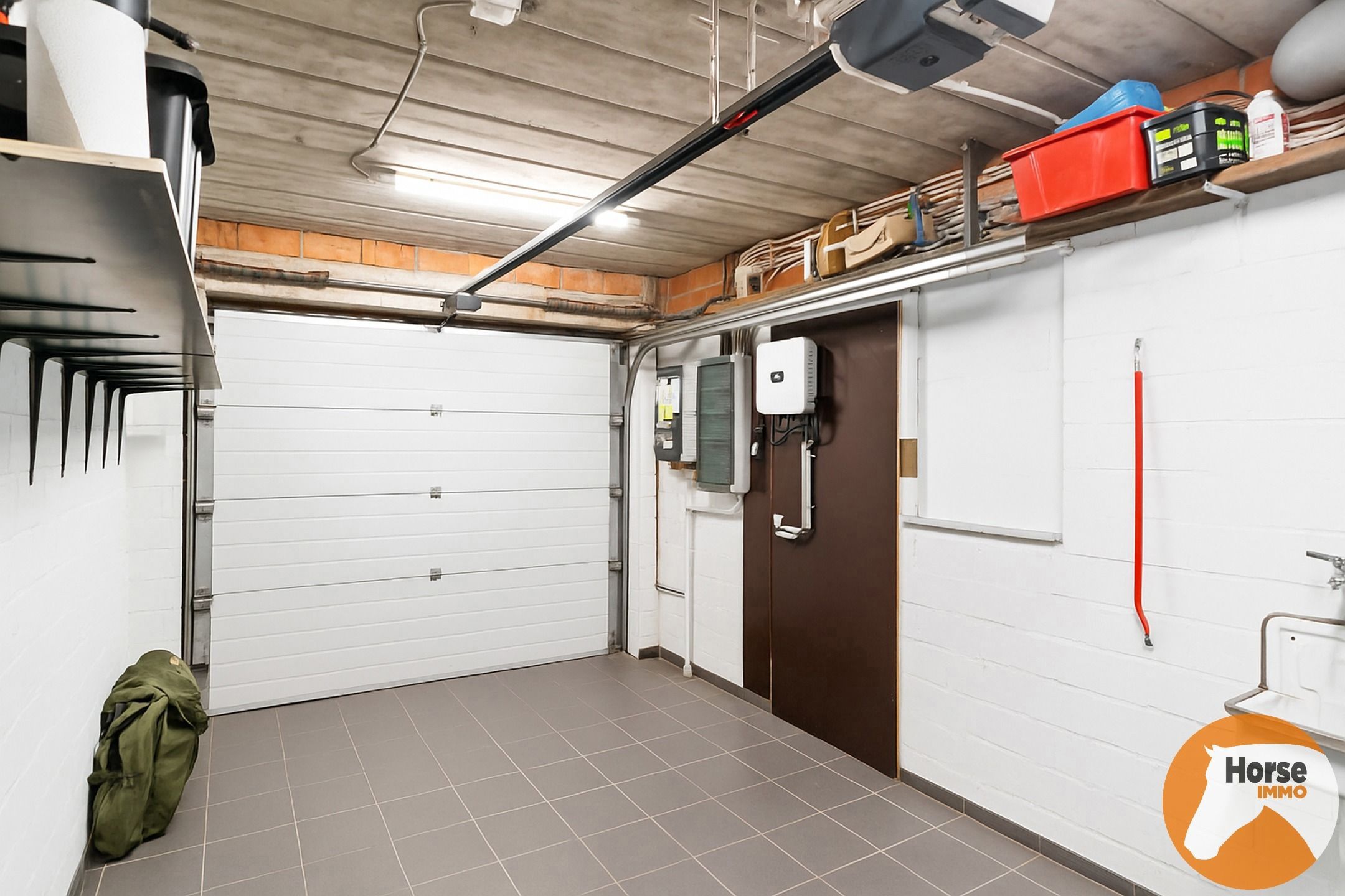 BILZEN-HOESELT - Gerenoveerde woning met paardenstal foto 17