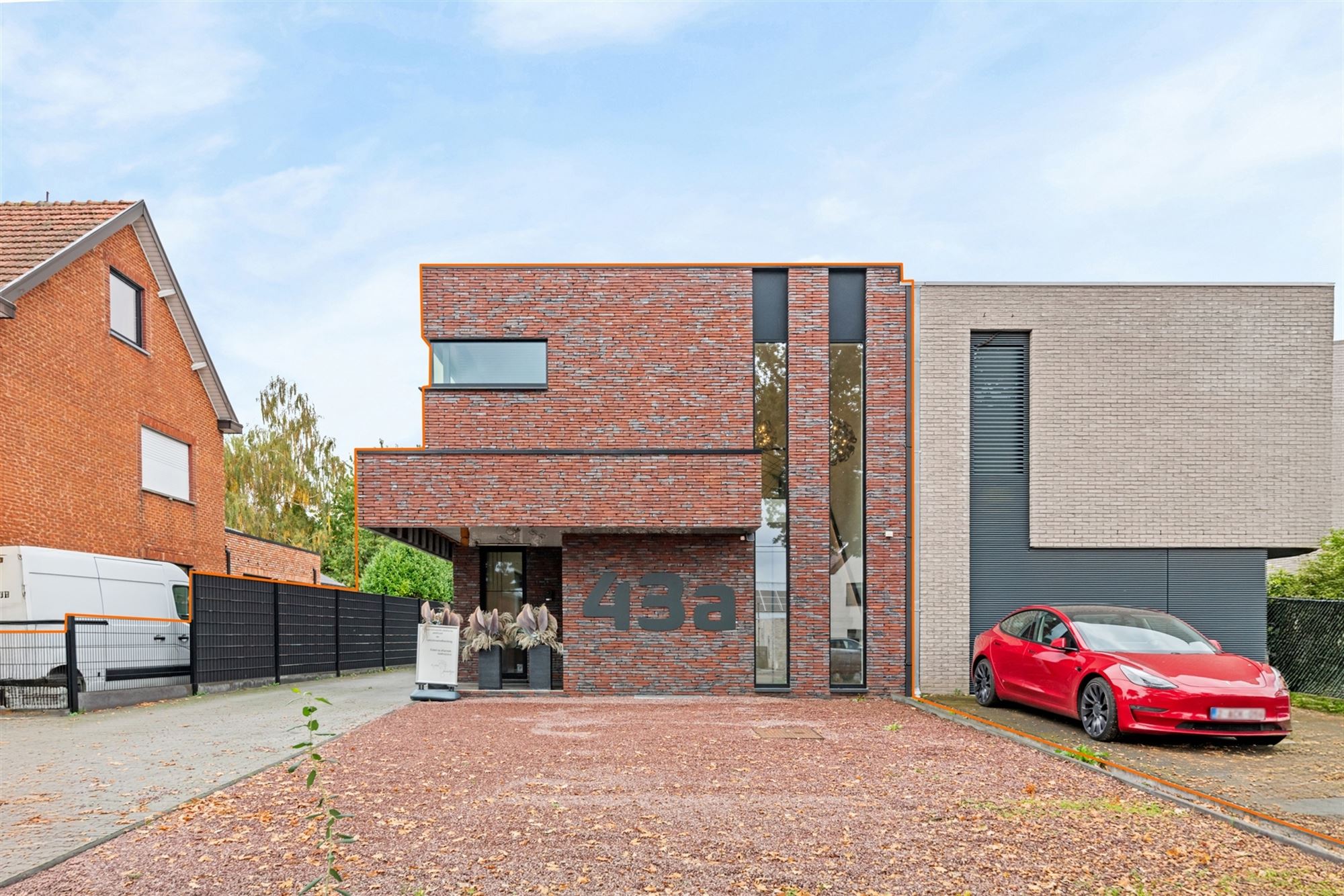 MODERNE VOLLEDIG AFGEWERKTE EN INSTAPKLARE WONING MET 3 SLAAPKAMERS EN POLYVALENTE KELDER VOOR BIJBEROEP foto 30