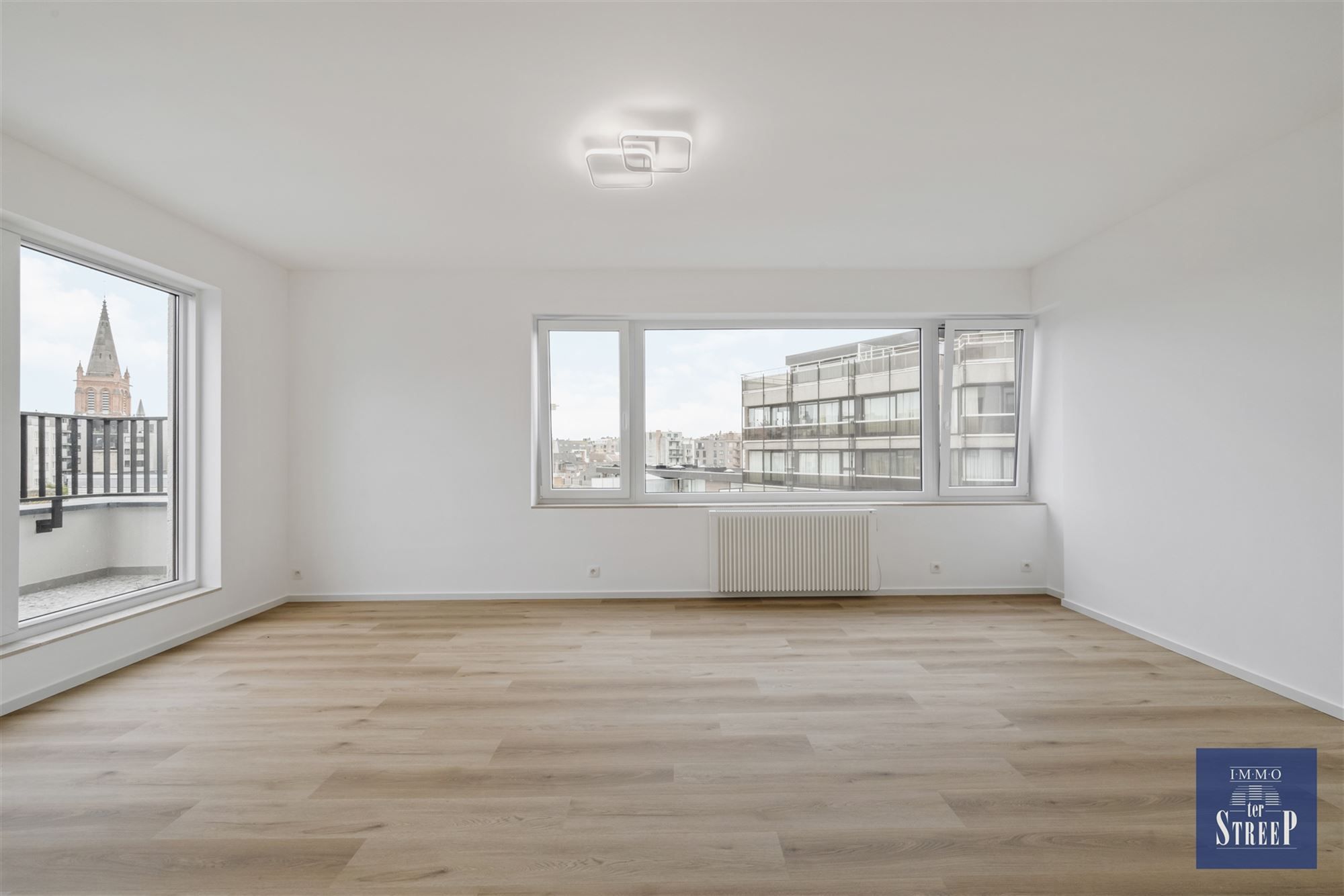 Volledig gerenoveerd appartement met 1 slaapkamer foto 3