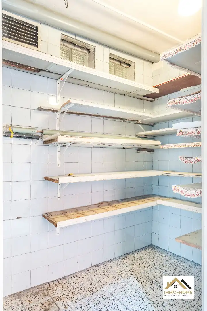 Te renoveren woning met garage centrum Beervelde!  foto 11