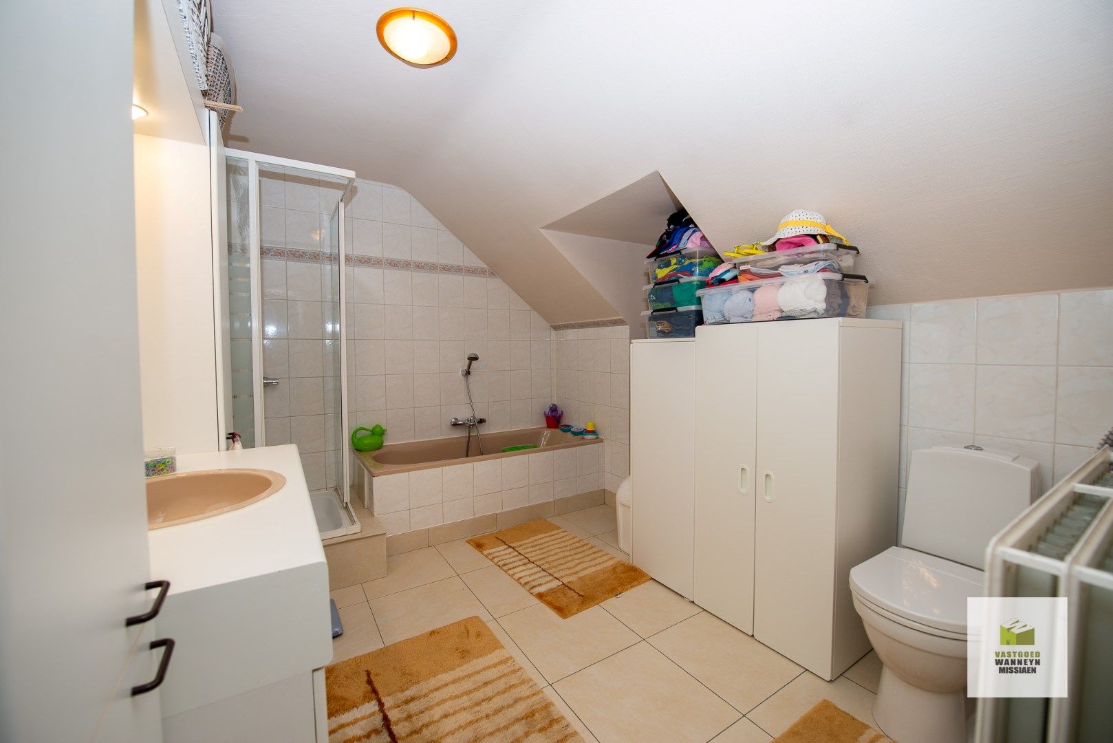Zeer centraal gelegen ruim 2-slpk appartement met gelijkvloerse handelsruimte foto 9
