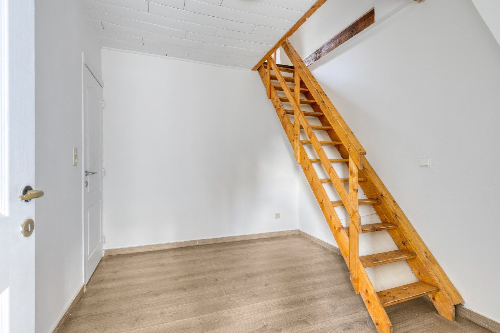 Gerenoveerde woning met 4 slaapkamers, tuin en garage, centrum Vilvoorde foto 13