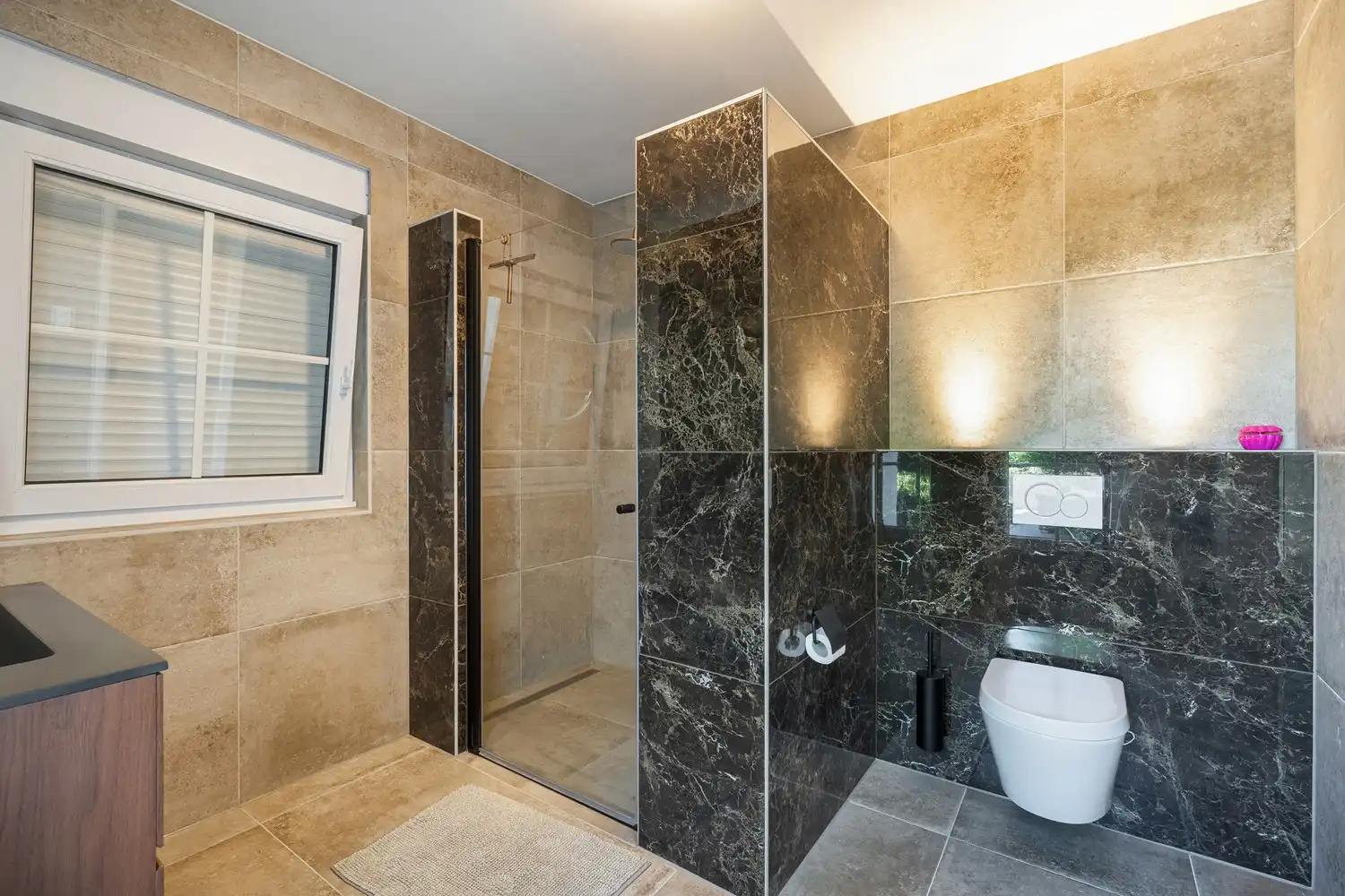 Exclusieve villa met royale leefruimtes op een unieke locatie foto 15