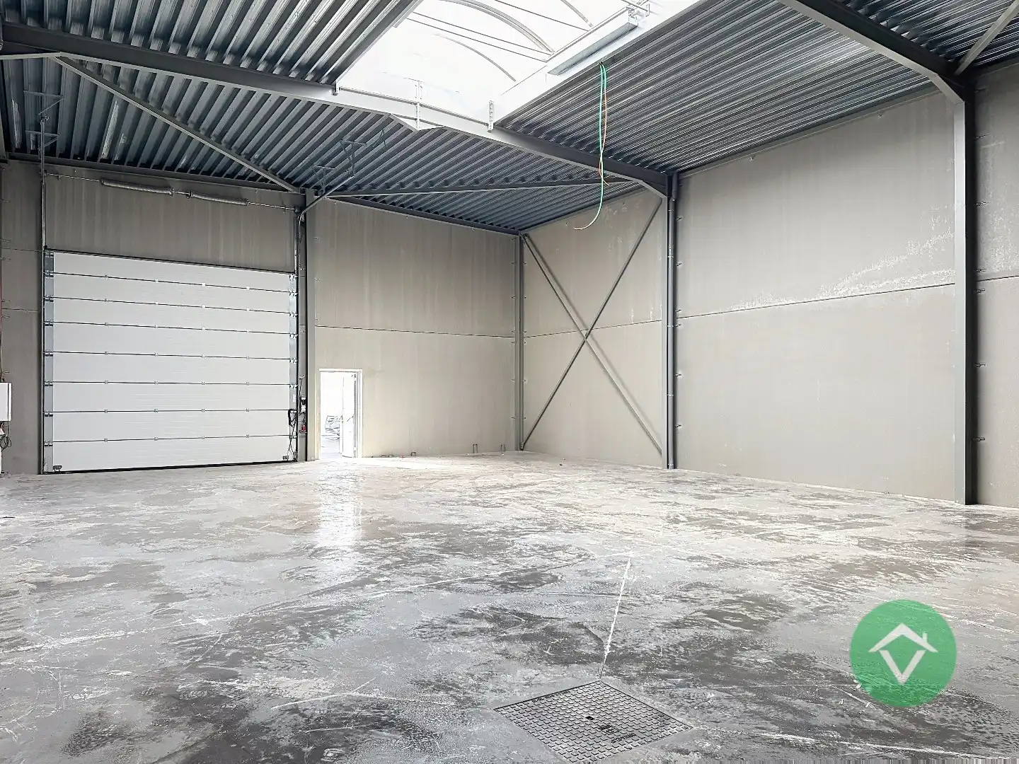 Nieuwbouw loods KMO-UNIT te koop – 237 m² met 1 parkeerplaats inbegrepen op de industriezone te Aartrijke foto 6