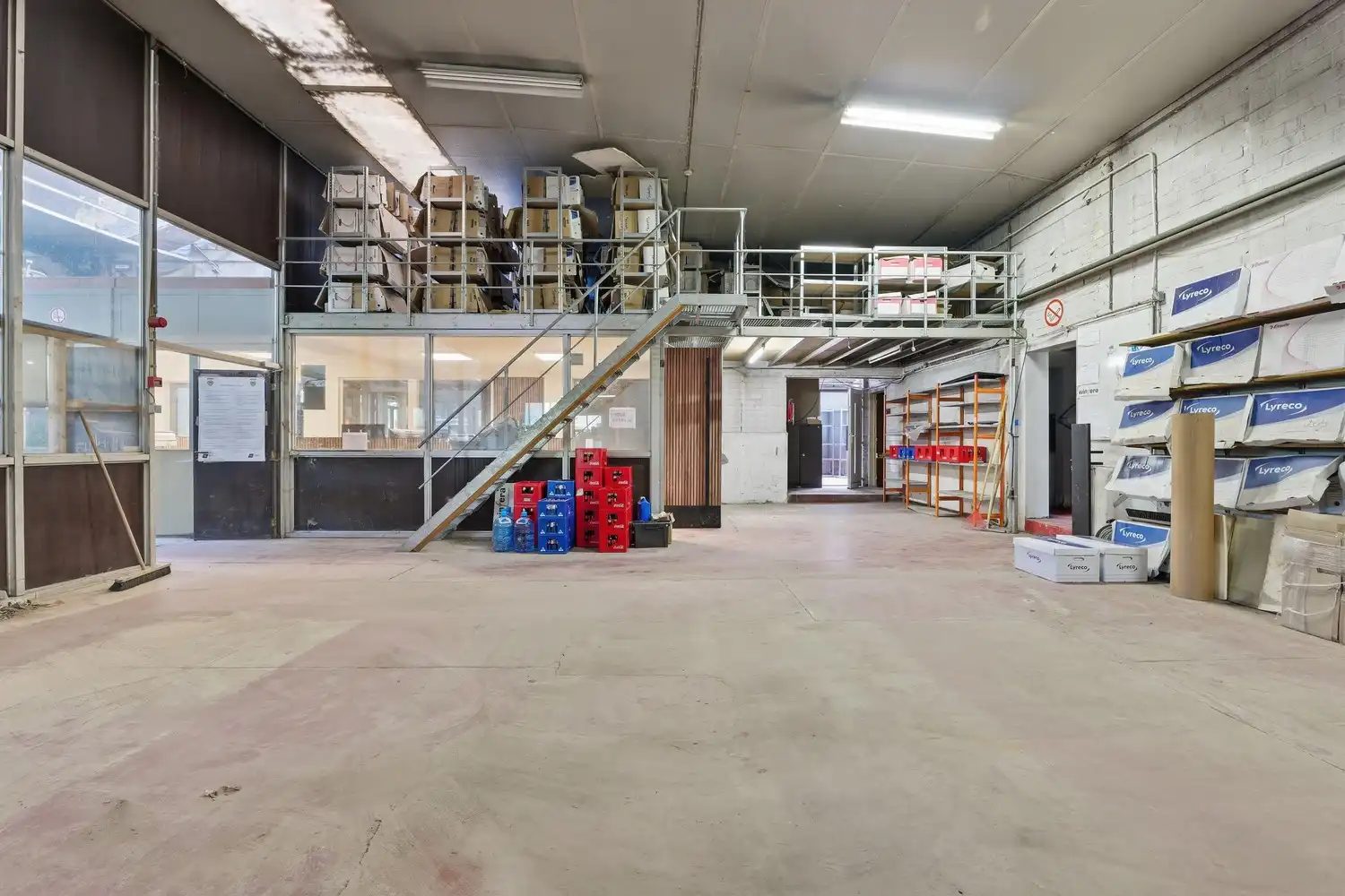 Multifunctioneel gebouw met woonst foto 34