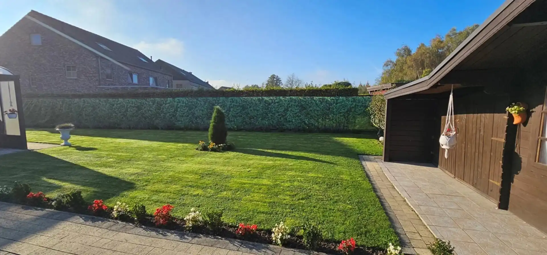 Ruime, recente, instapklare, energiezuinige half open bebouwing met degelijke en kwalitatieve afwerking en zonnepanelen, gelegen net buiten de grote ring van Hasselt. foto 39