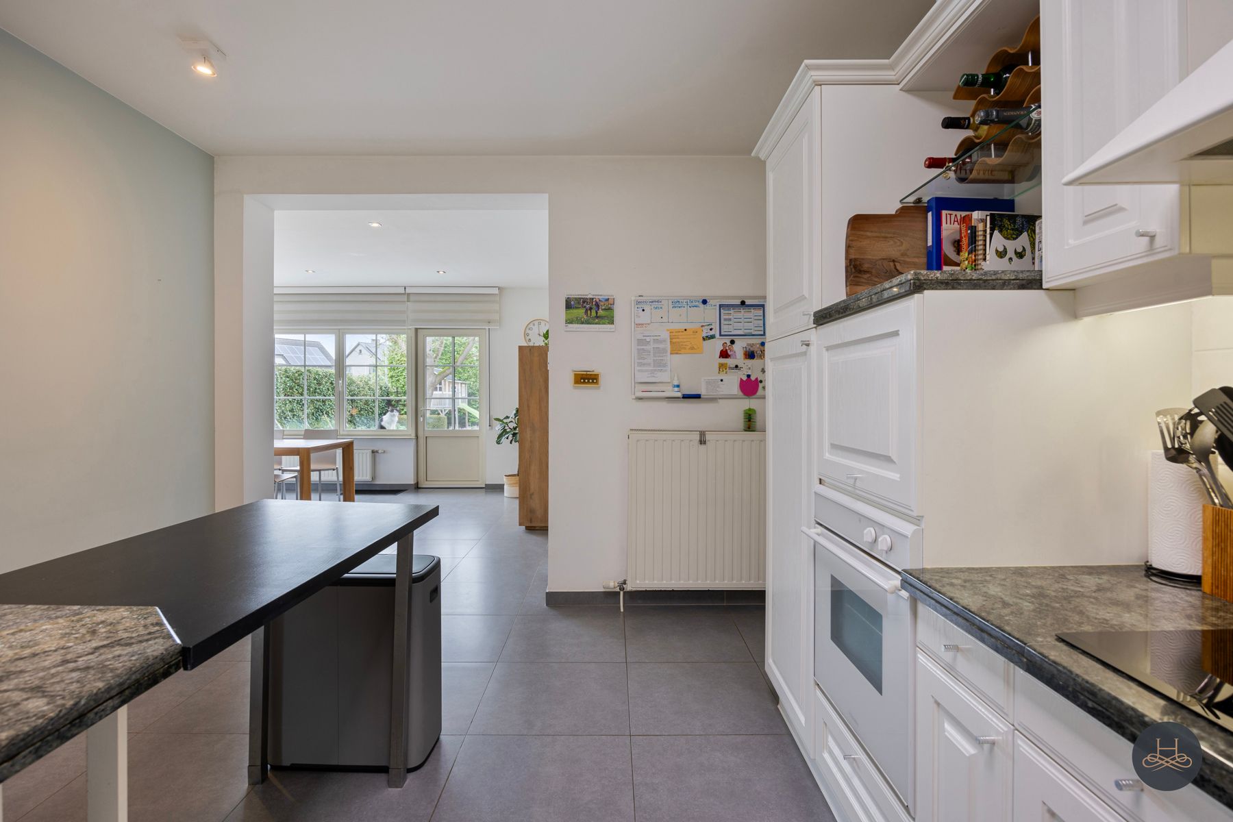 Rustig gelegen, gerenoveerde open woning met prachtige tuin foto 16