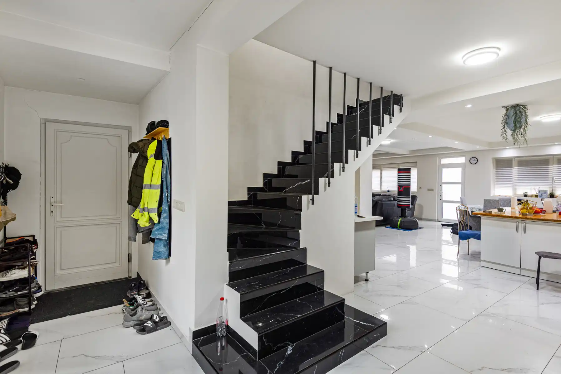 Instapklare woning met 5 slaapkamers en 2 badkamers (EPC B). foto 6