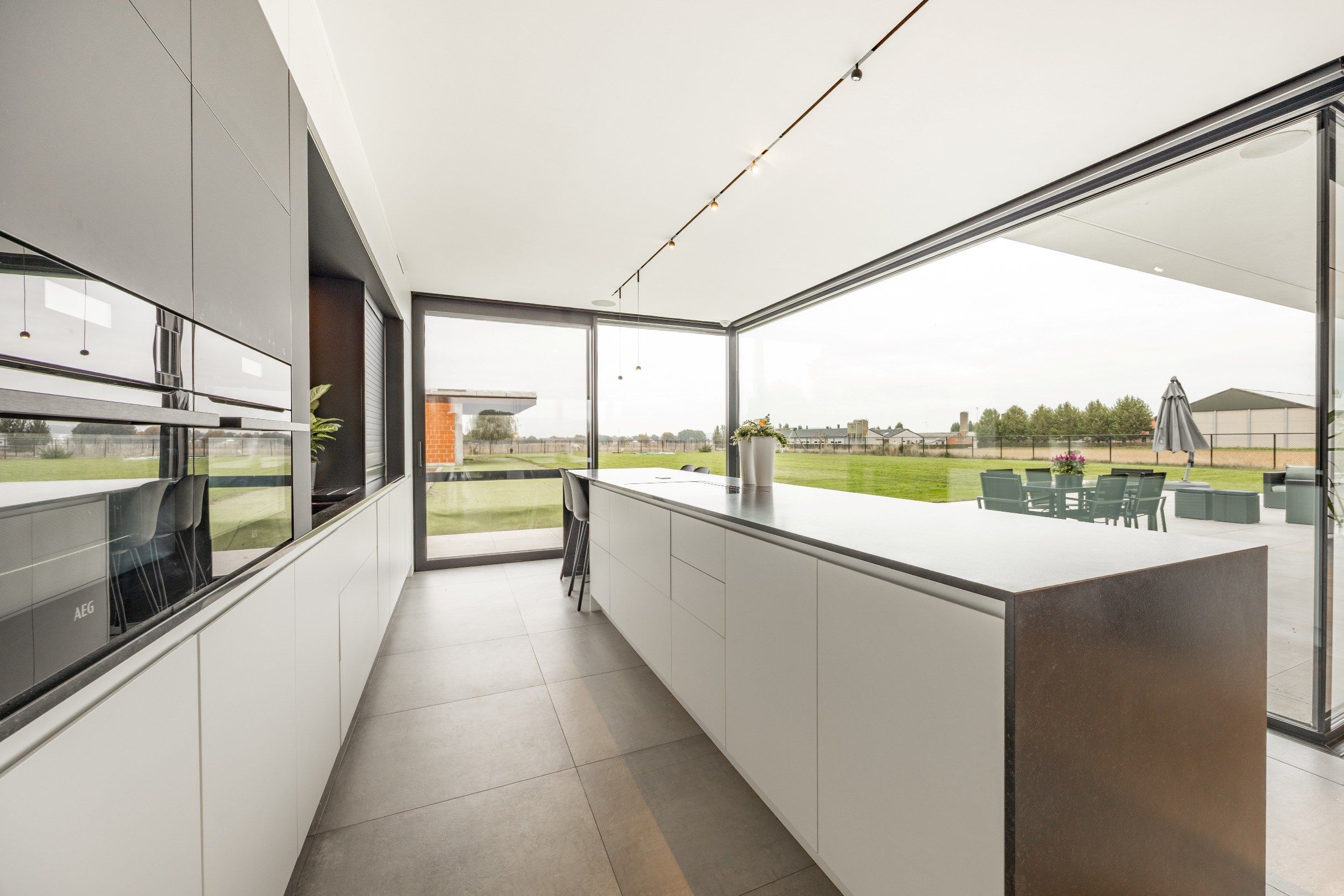 ARCHITECTURALE NIEUWBOUWVILLA OP RUIM LANDELIJK DOMEIN foto 15