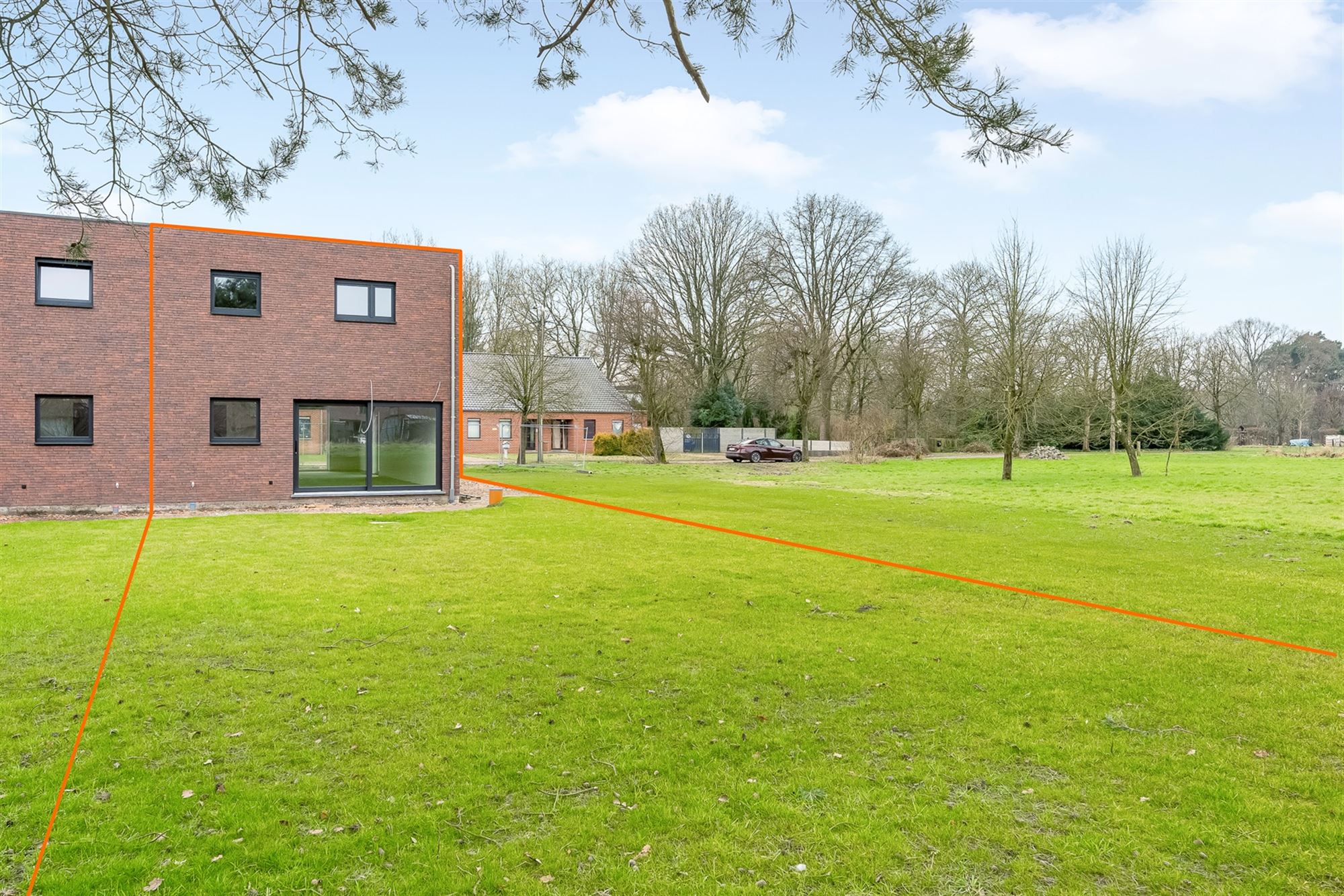 VOLLEDIG AFGEWERKTE NIEUWBOUWWONING IN DOODLOPENDE STRAAT foto 24