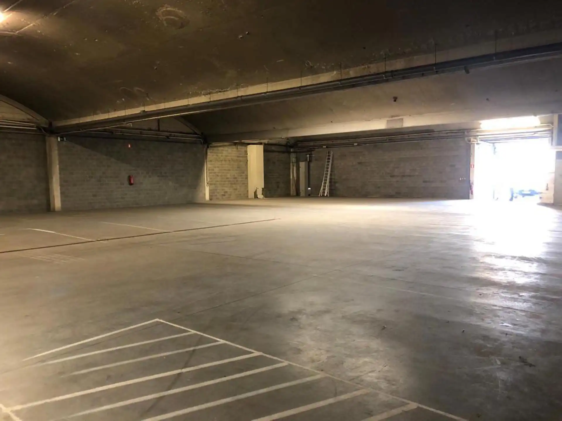 TE HUUR: magazijn 1.316m² foto 5