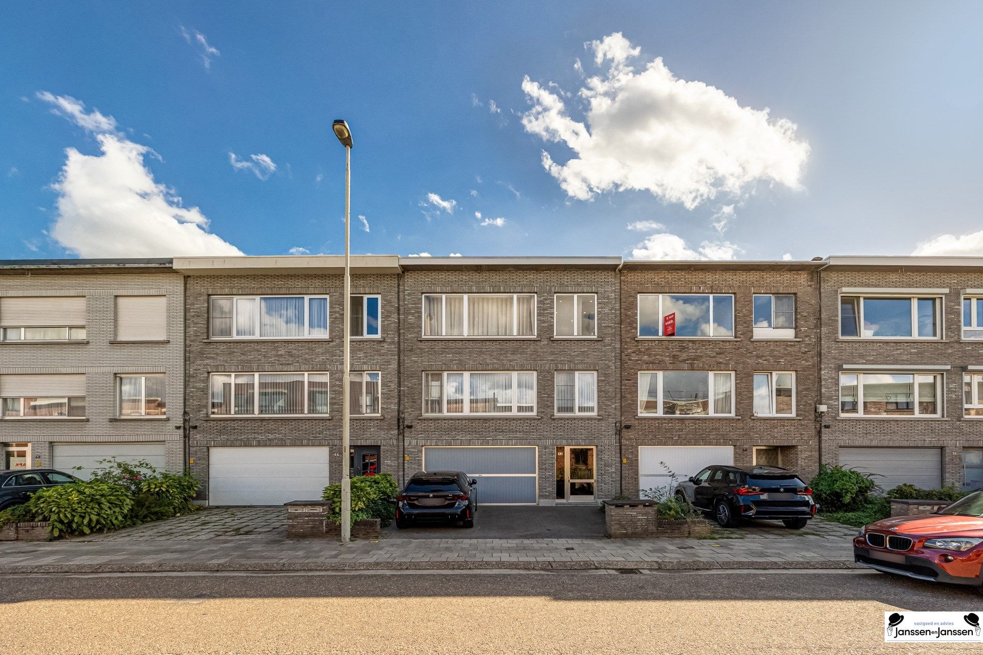 Instapklaar 2-slpk appartement Deurne-Zuid foto 15