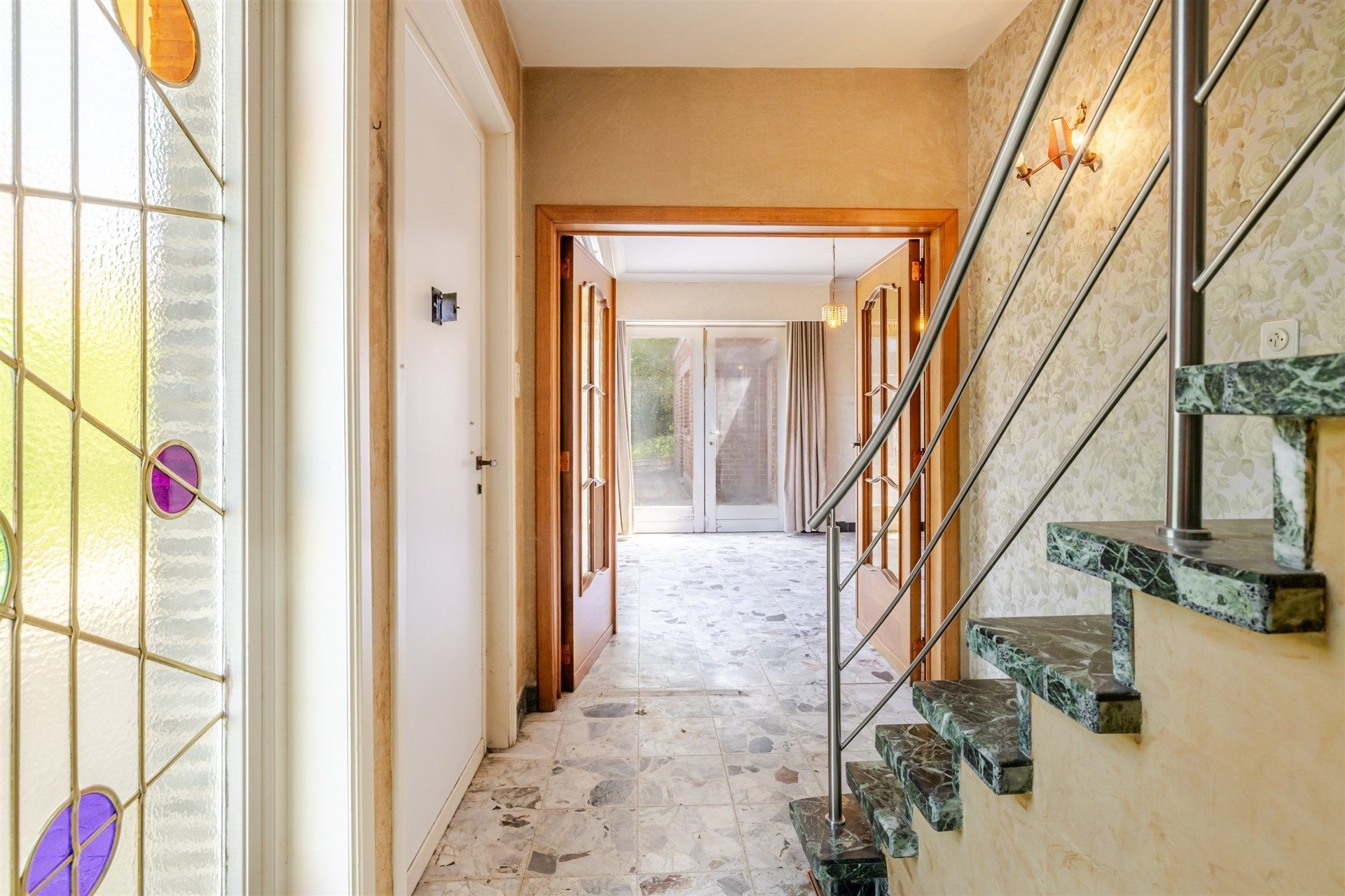 Halfopen renovatiewoning met  verdere mogelijkheden in centrum Wetteren foto 4