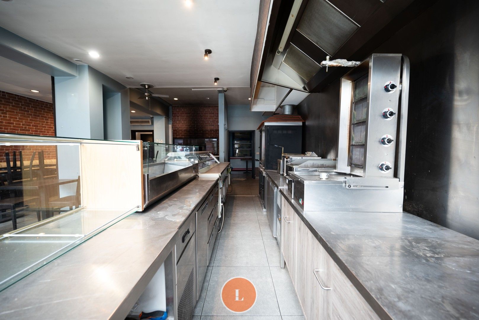 Centraal gelegen pand voor gemengd gebruik foto 4