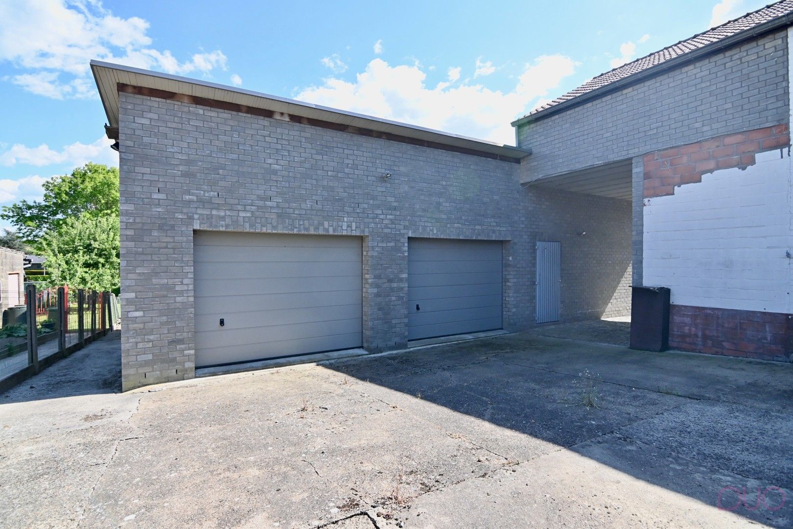 Ruime woning met 3 slaapkamers met uitbreidingsmogelijkheden. Achterliggend 3 garages en loods in Sint-Truiden foto 28