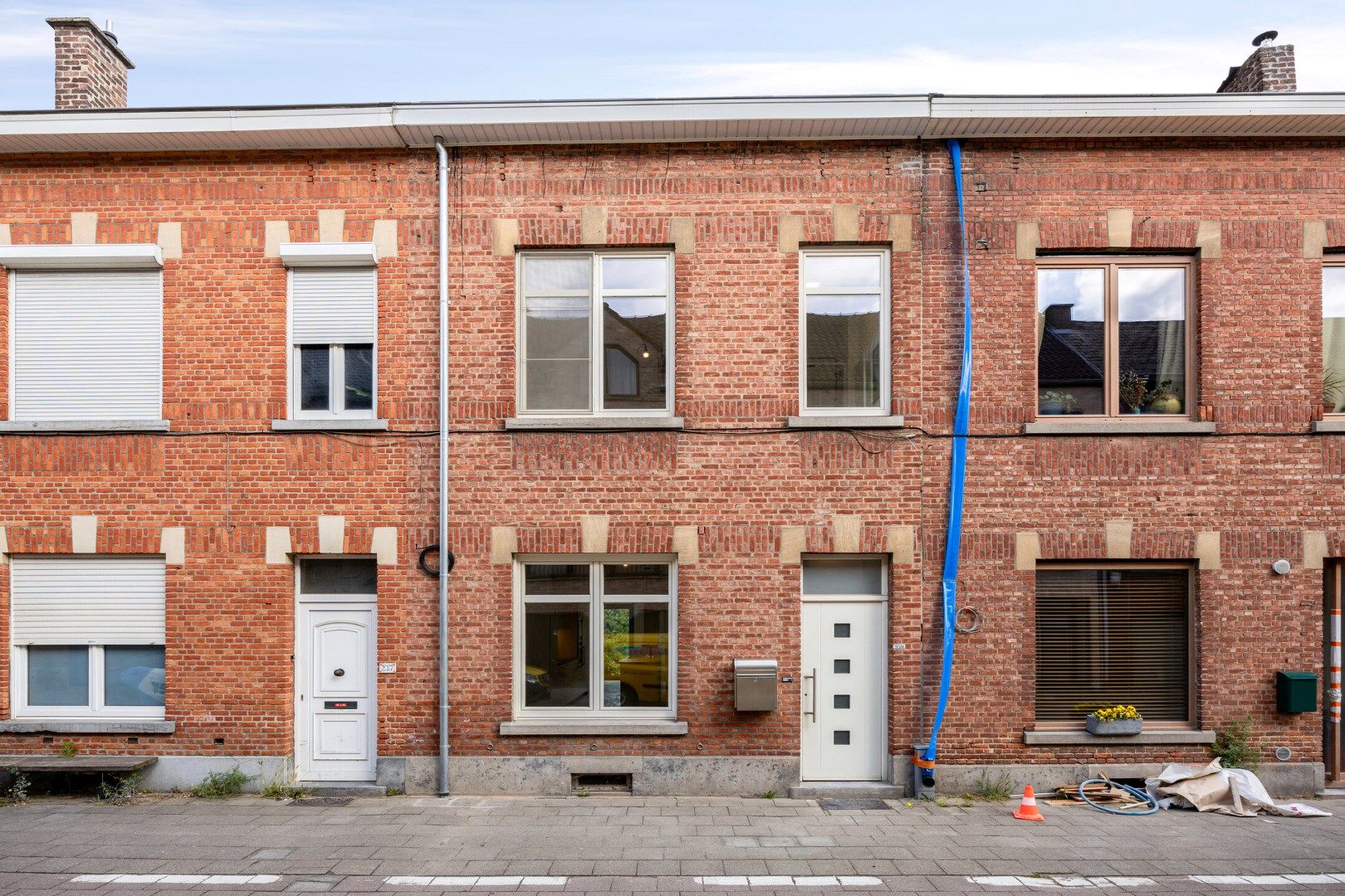 Totaal gerenoveerde en zeer goed gelegen woning op wandelafstand station met 3 ruime slaapkamers en bureauruimte - EPC A (81) kWh/m²  foto 2