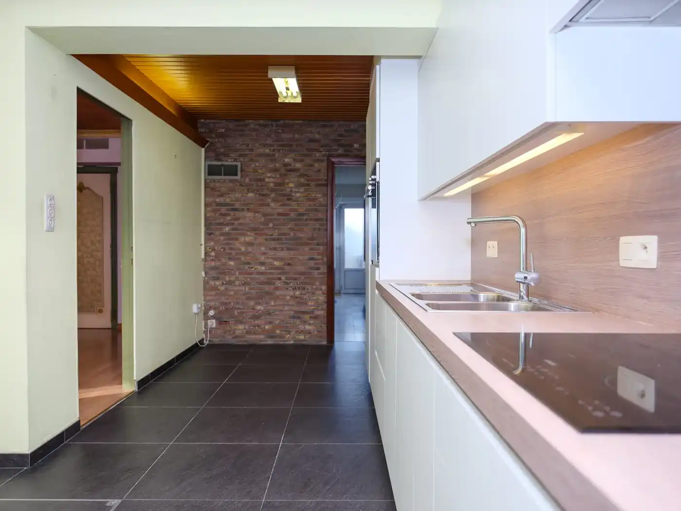 Ruim wonen in een rustige wijk in Deerlijk foto 9