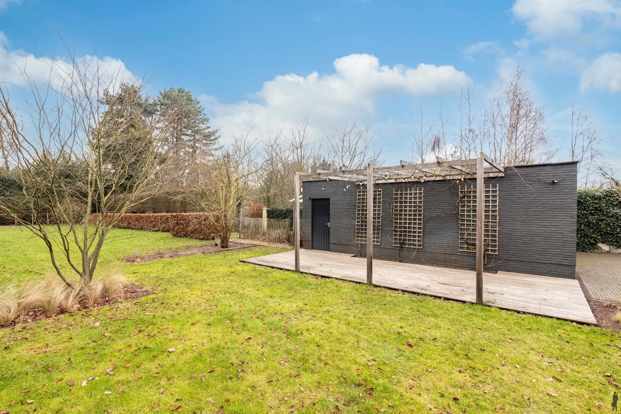 Ruime villa in rustige straat met prachtige zuid-west tuin foto 34