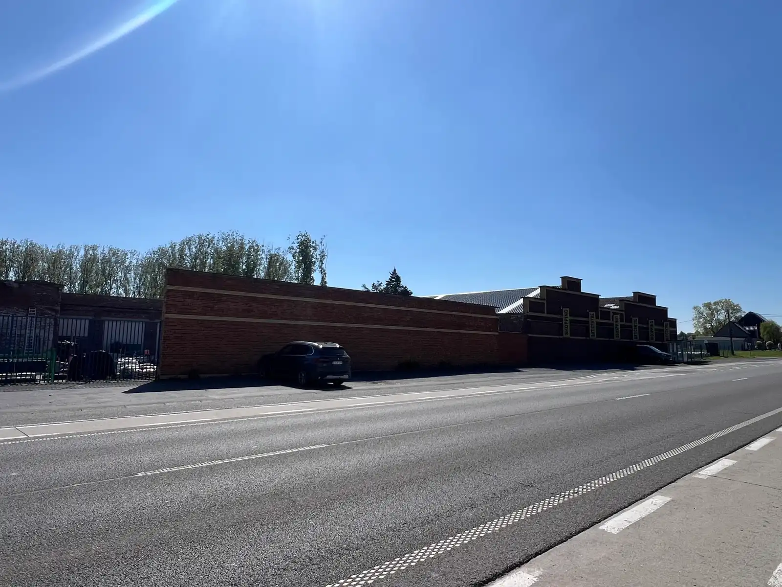 Verkoop van handelscomplex (actueel uitgebaat door BATICENTRE). foto 7