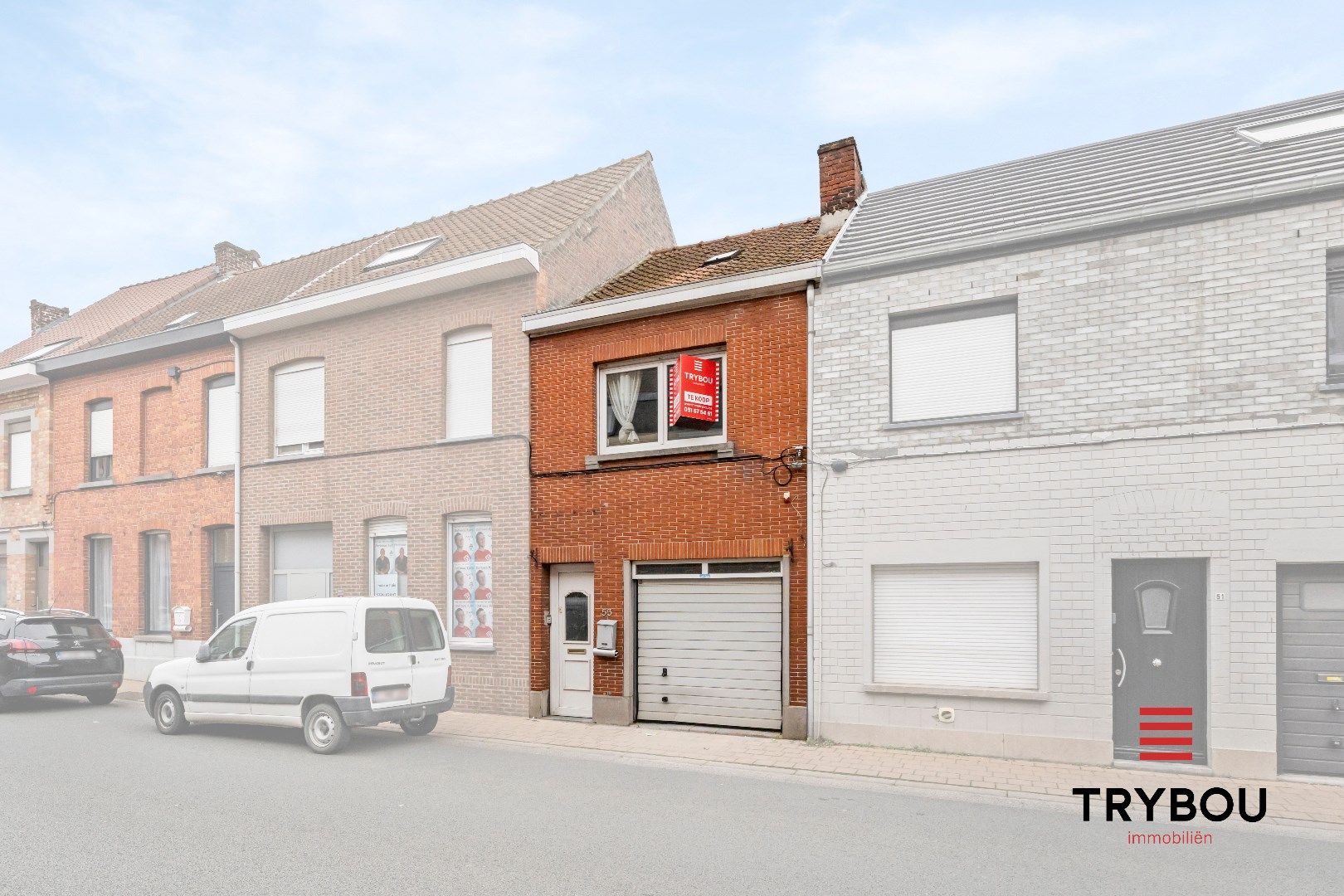 Verrassend ruime woning met garage in centrum Menen foto {{pictureIndex}}