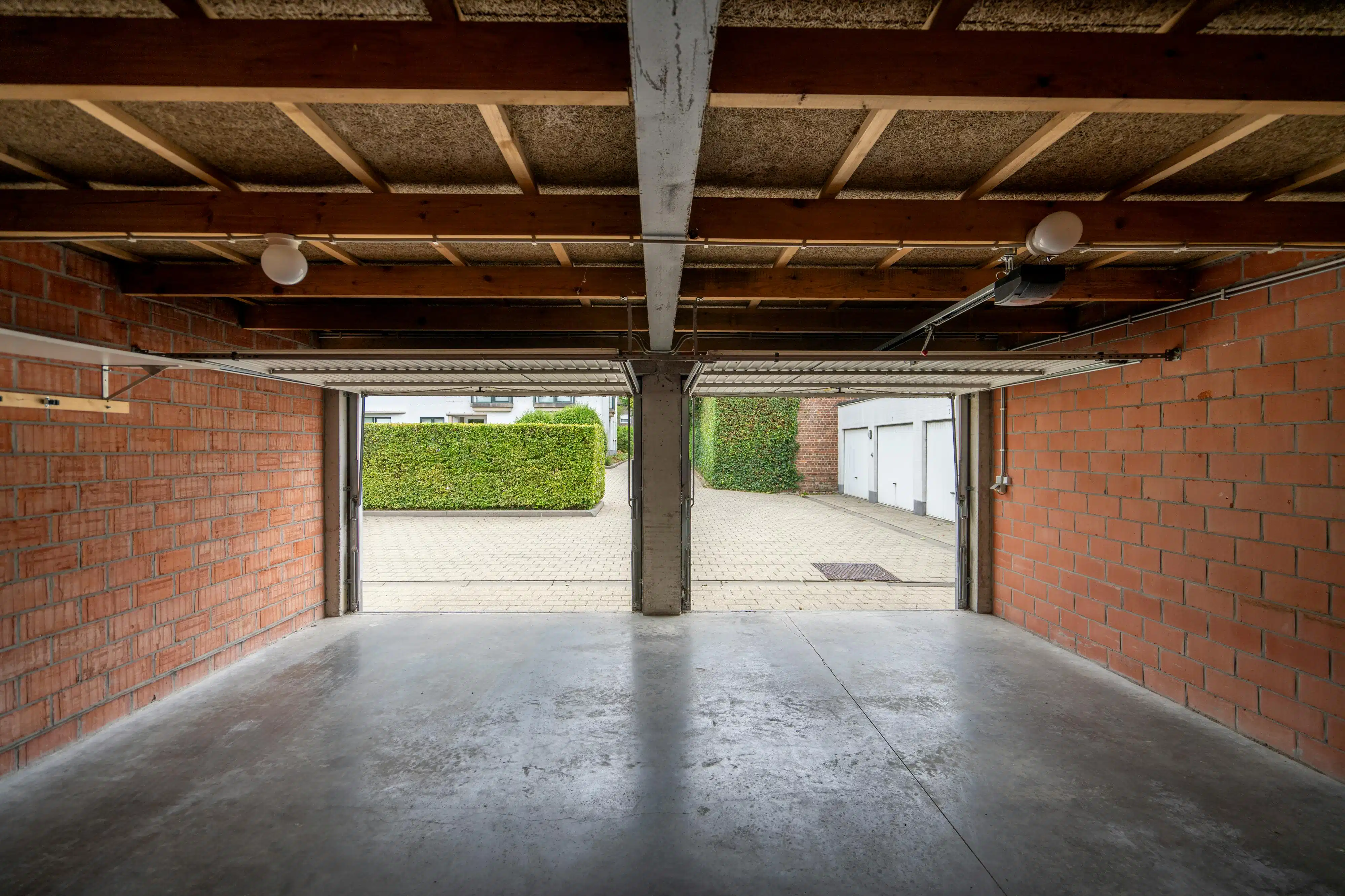 Ruim en lichtrijk appartement te koop nabij centrum Kortrijk foto 14