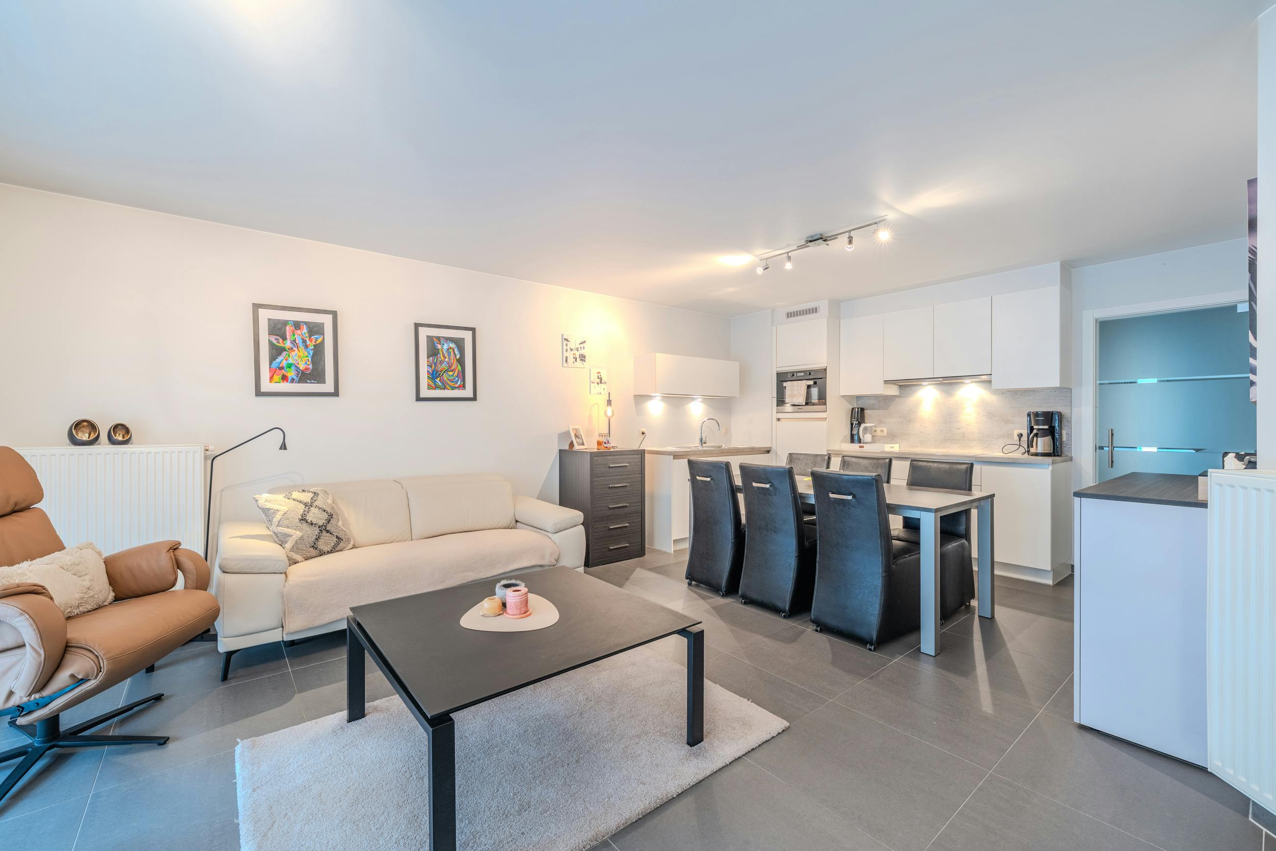 Recent gelijkvloers appartement met 2 slaapkamers en terras! foto 4