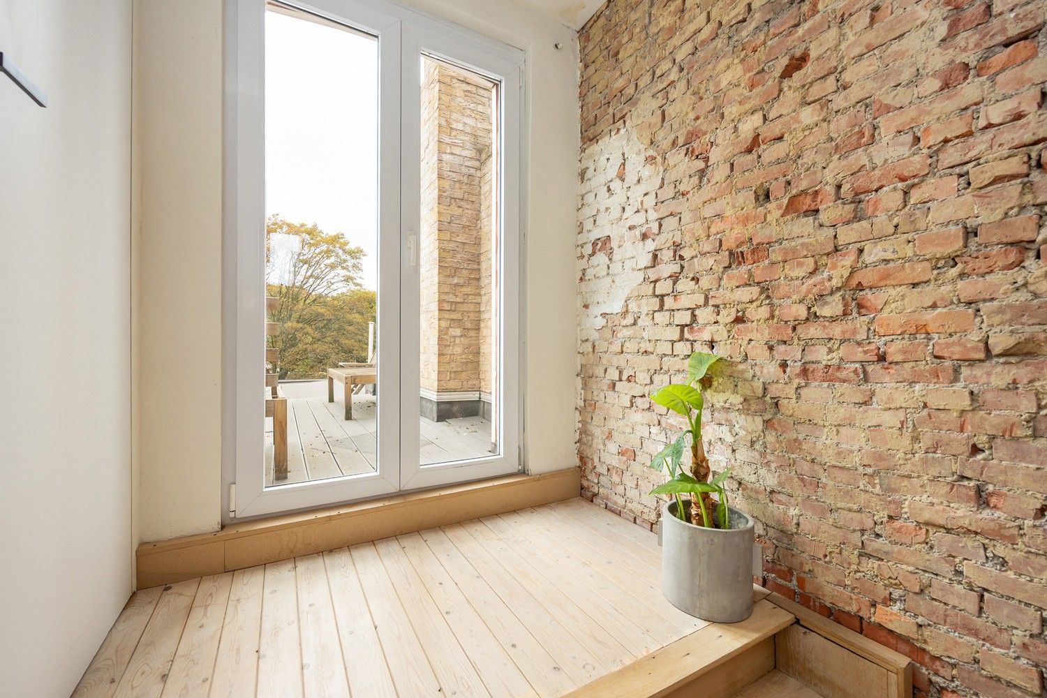 Ruime en karaktervolle herenwoning met zonnige tuin, dakterras en laadpunt in het hart van Merksem foto 13