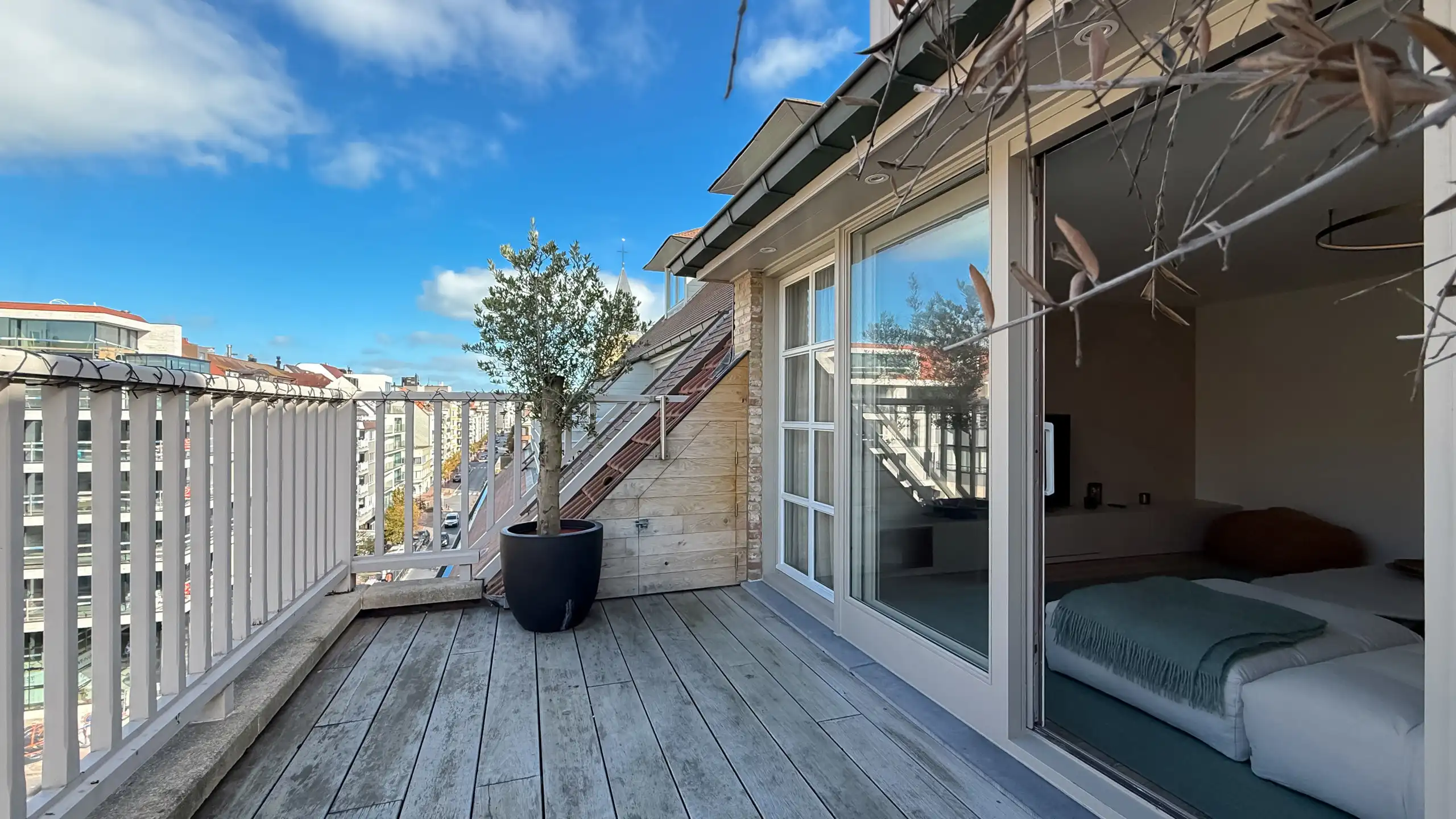 Stijlvol gerenoveerd duplexappartement / centrum van Knokke. foto 11