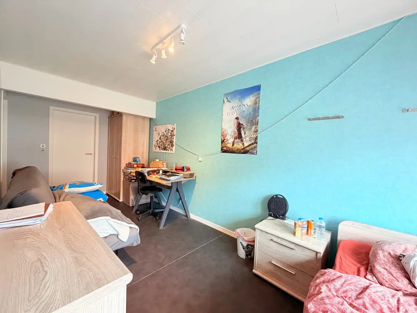 Ruime woning met  4 slaapkamers en gezellige tuin foto 11
