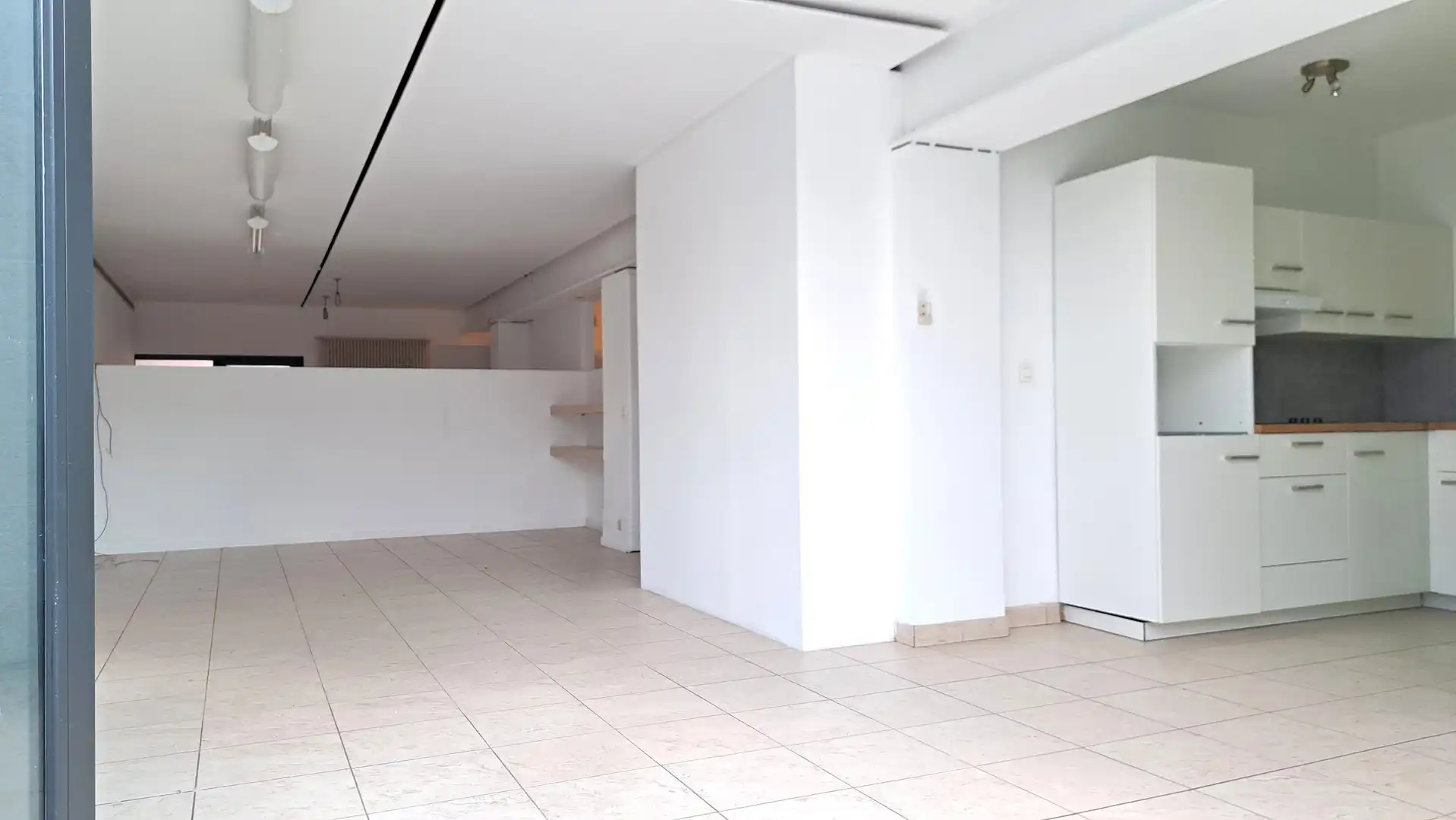 Ruime loft dichtbij station foto 4