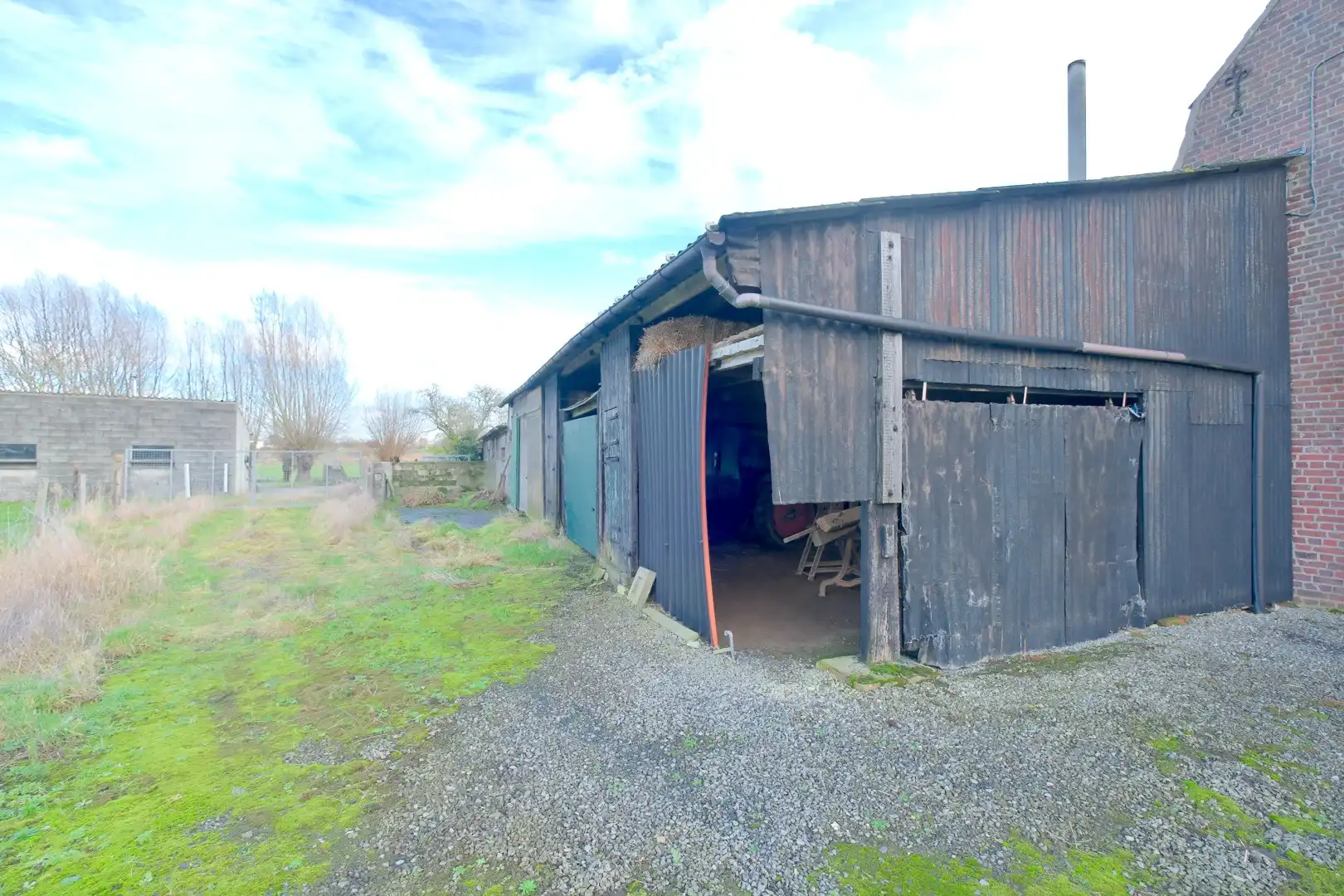 Lichtervelde - Rustig gelegen hoeve op perceel van 21.078 m²! foto 18