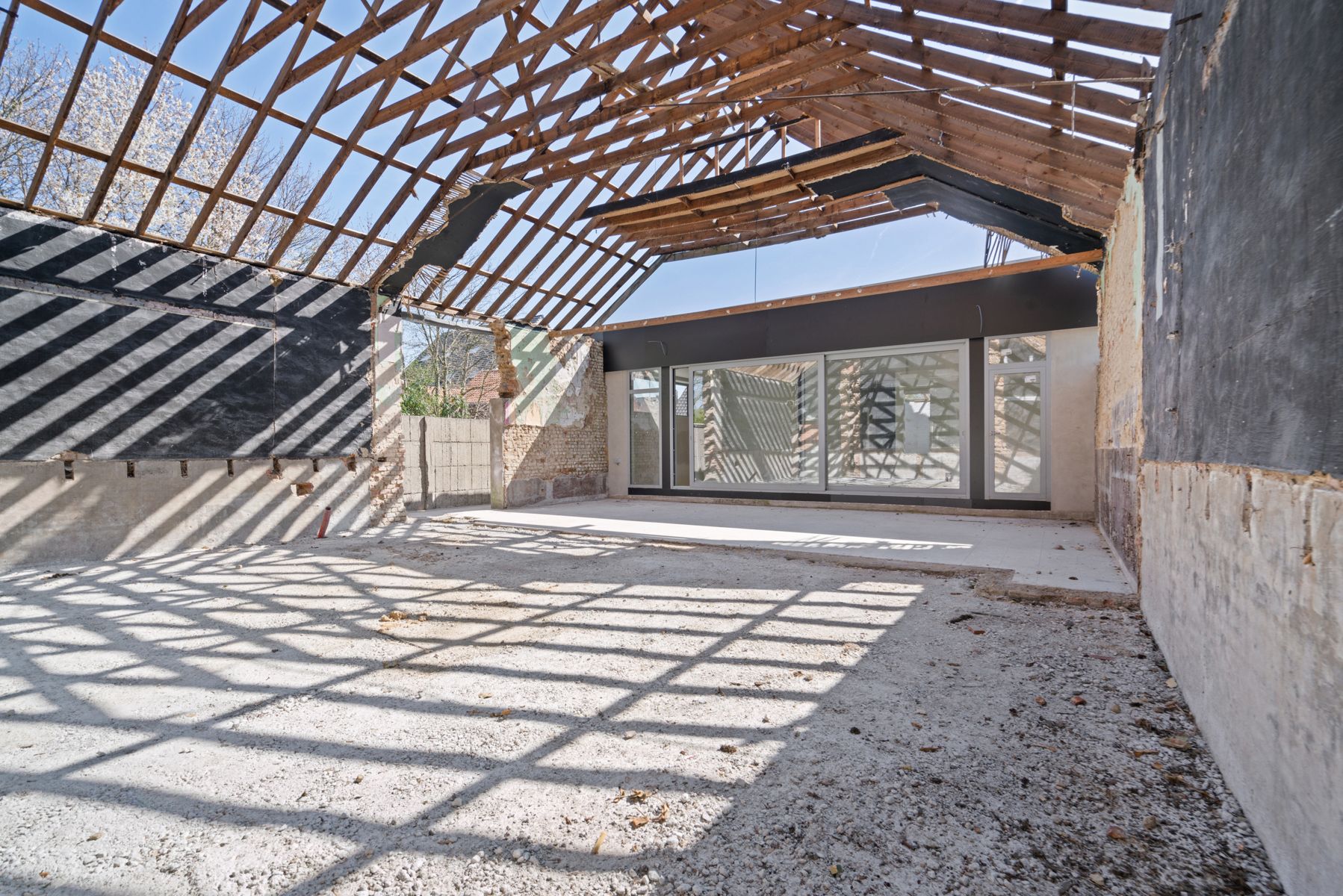 Ruim handelspand met tal van mogelijkheden foto 14