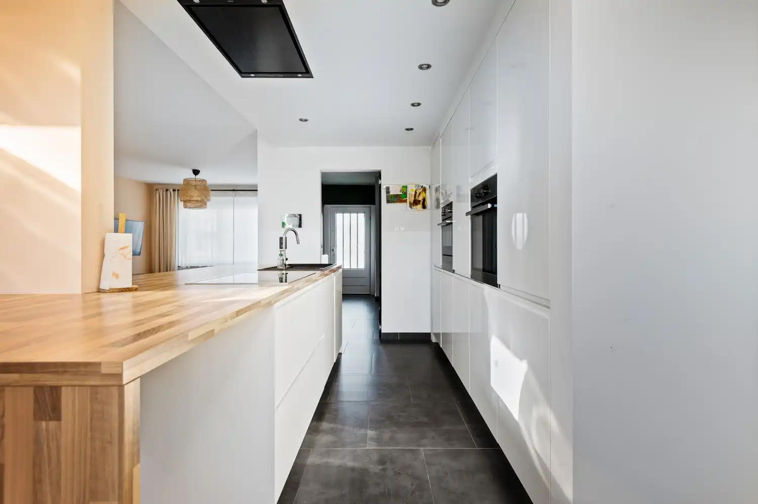 Ruime, halfopen woning met 3 slpks, tuin en garage in Lier! foto 10