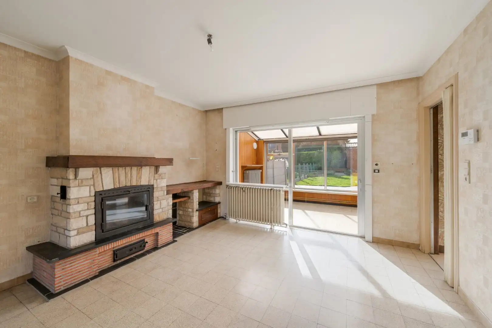 Woning met 3 slaapkamers en grote zolder, garage en zonnige tuin in Izegem foto 6