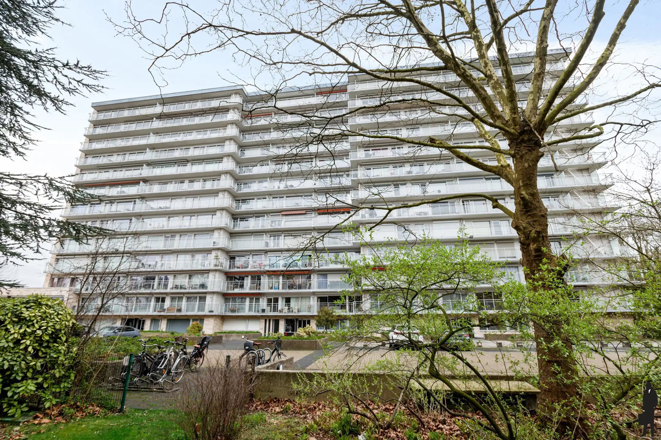 Lichtrijk appartement met ruim terras foto 15