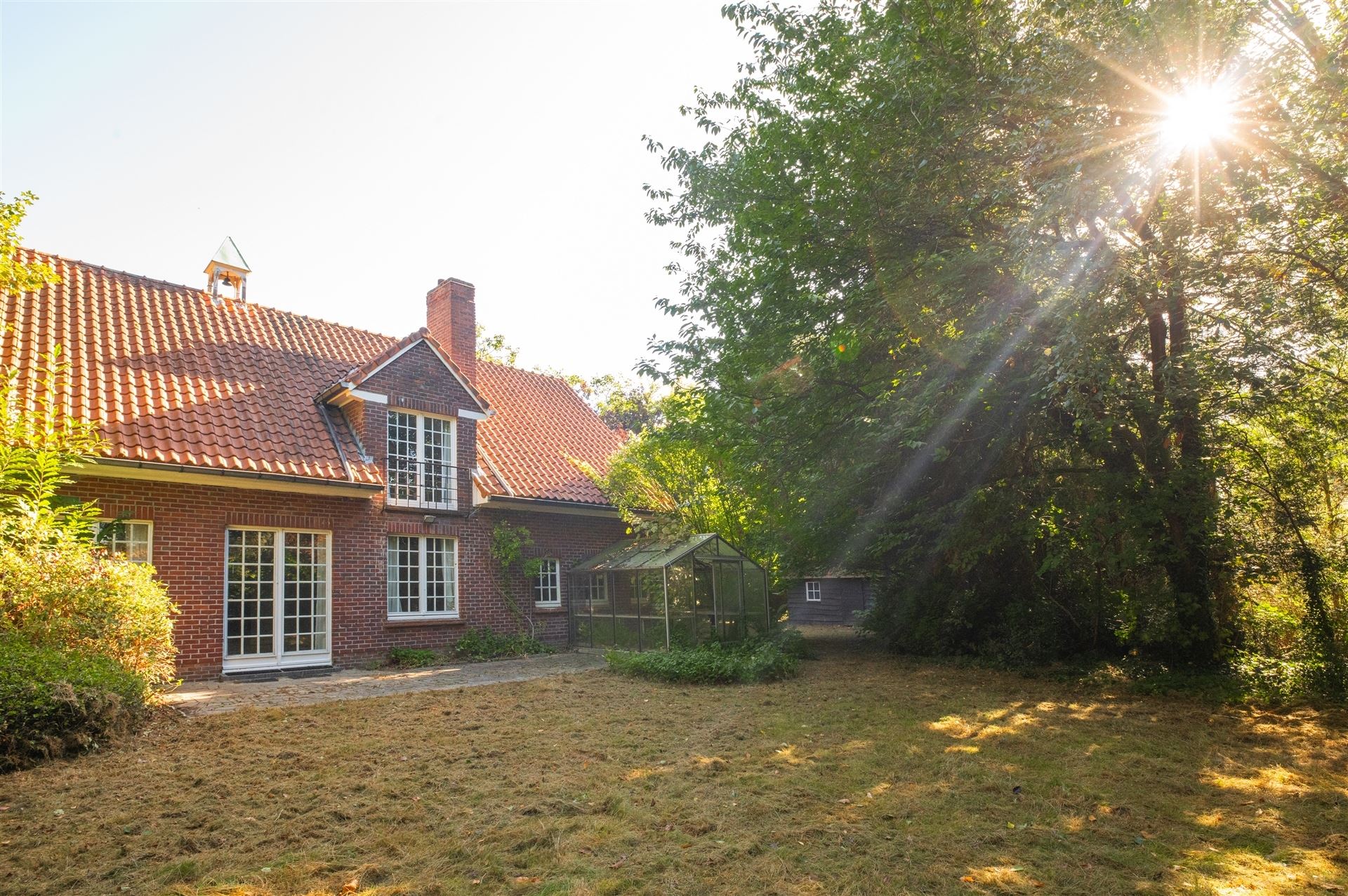 Villa met potentieel in groene oase foto 11