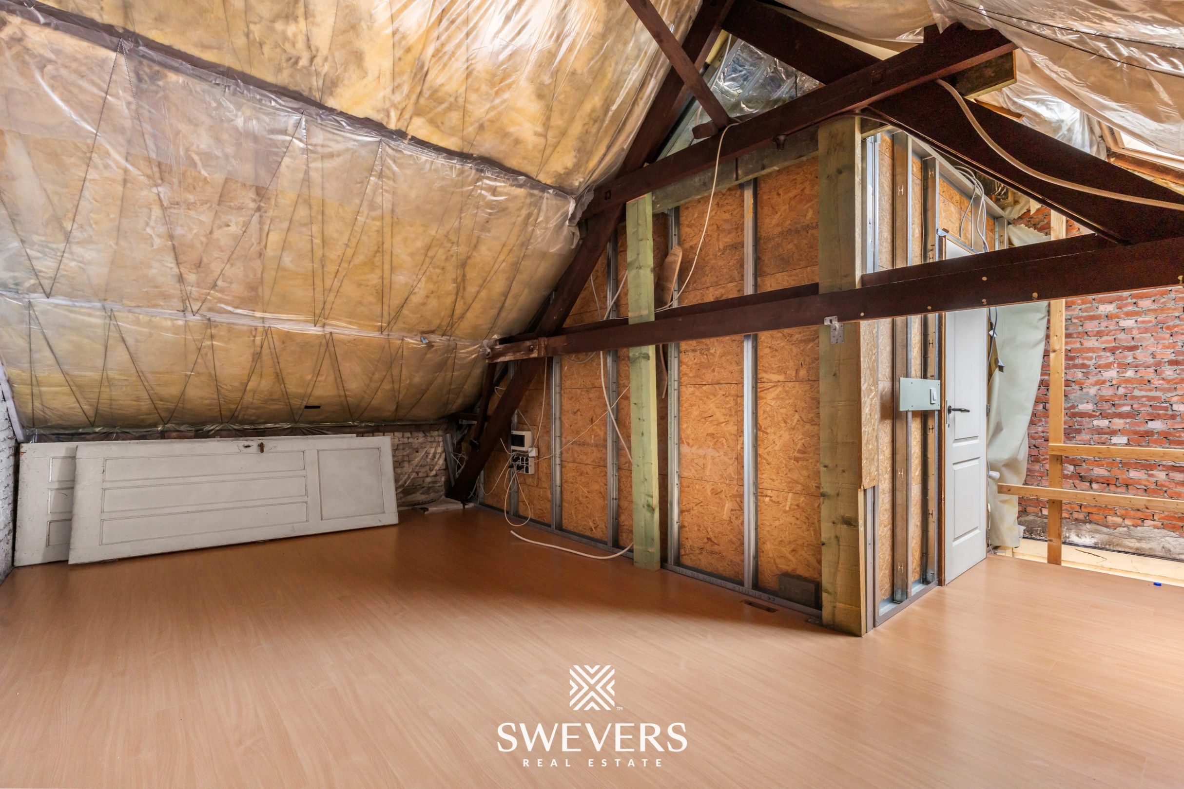 Unieke renovatiekans: karaktervol herenhuis te Zonhoven foto 25