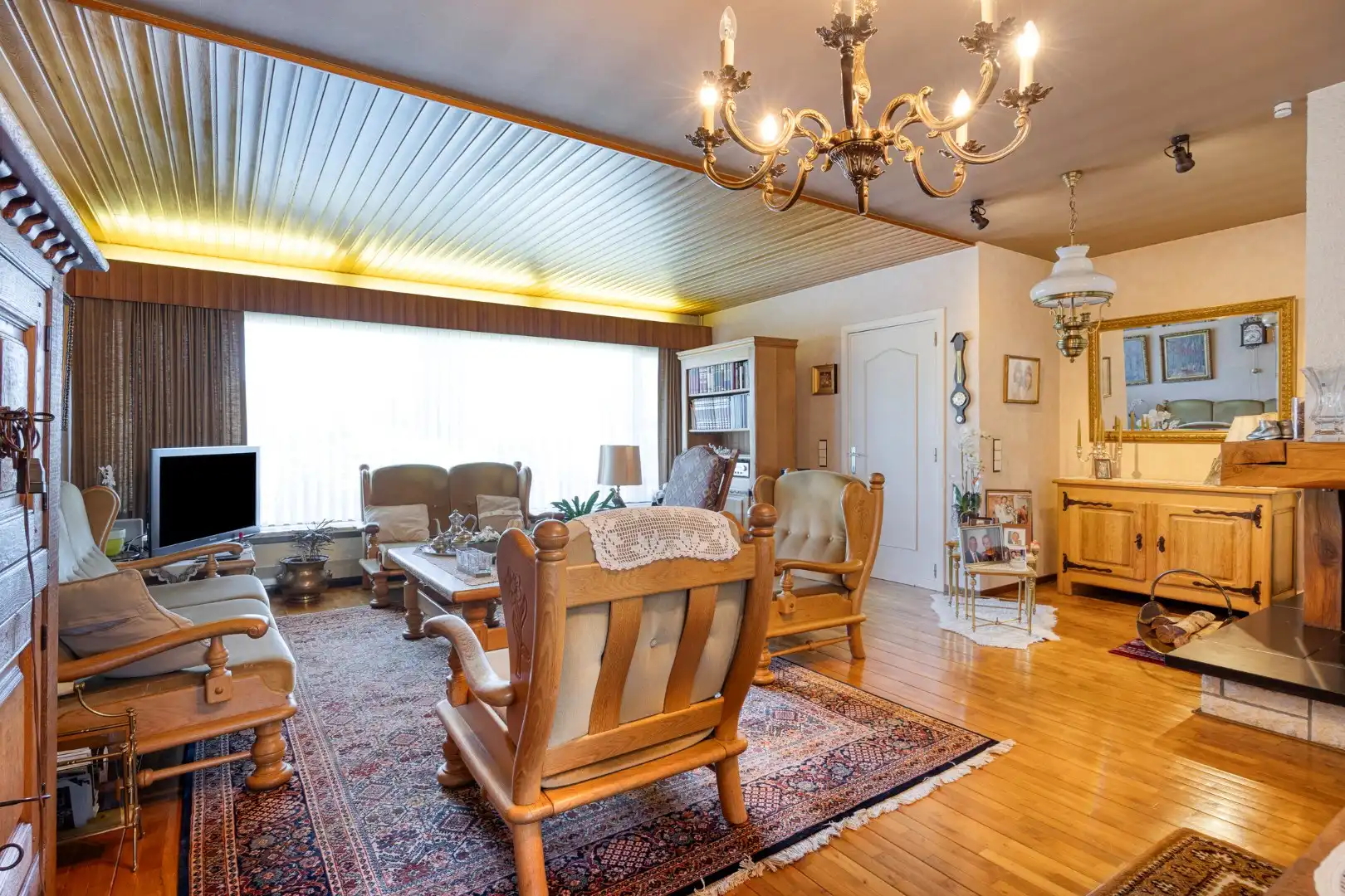 Rustig gelegen op te frissen gelijkvloers woning. foto 4