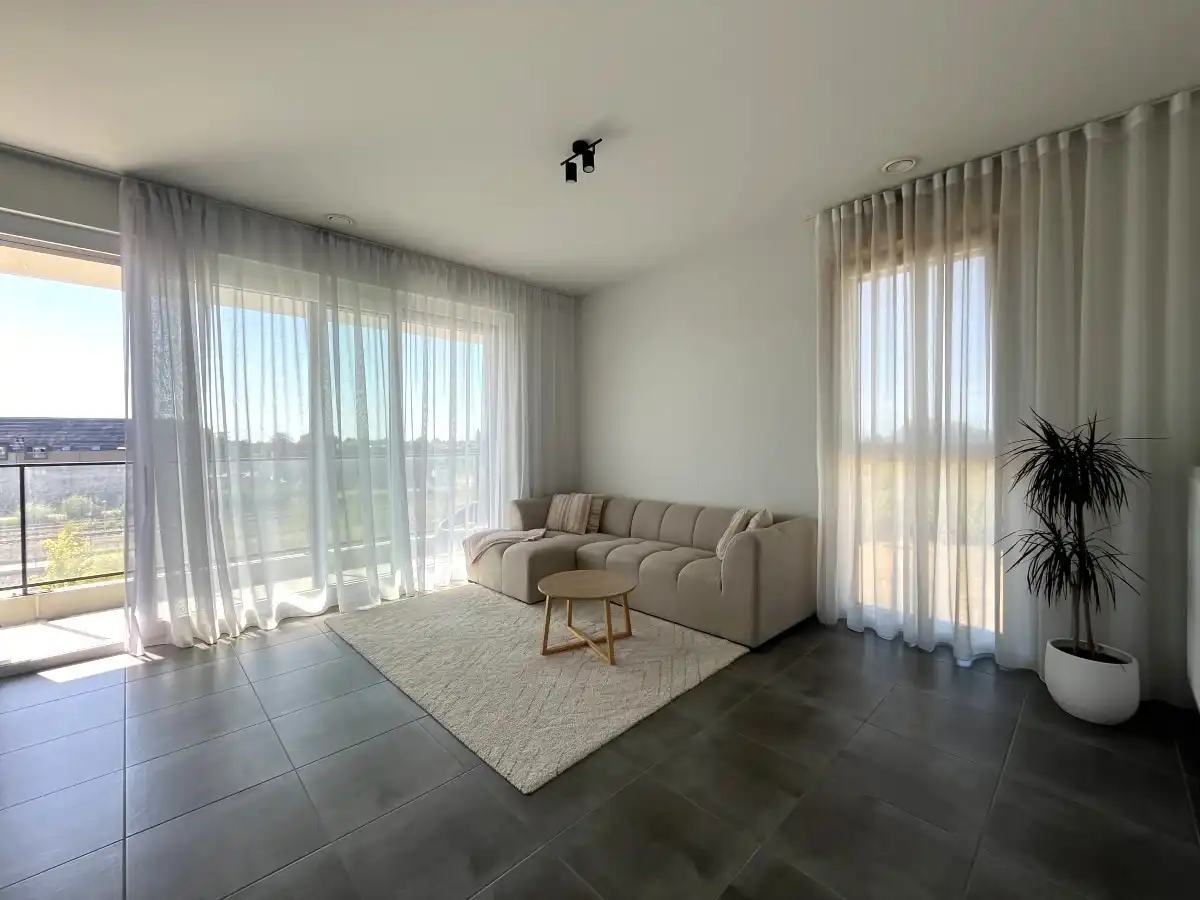 Roeselare – Modern appartement met 2 slaapkamers, zonnig terras en garage foto 6