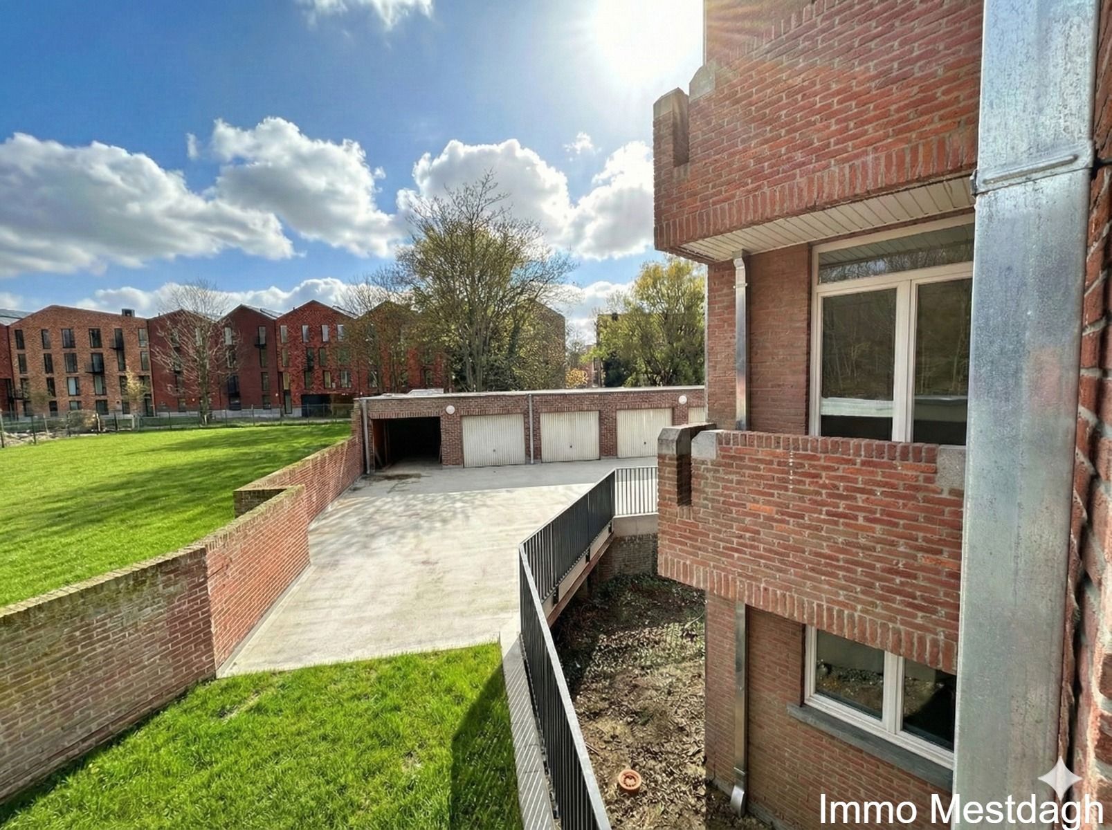 Royaal appartement met garagebox en zicht op de Schaffense Poort. foto 3