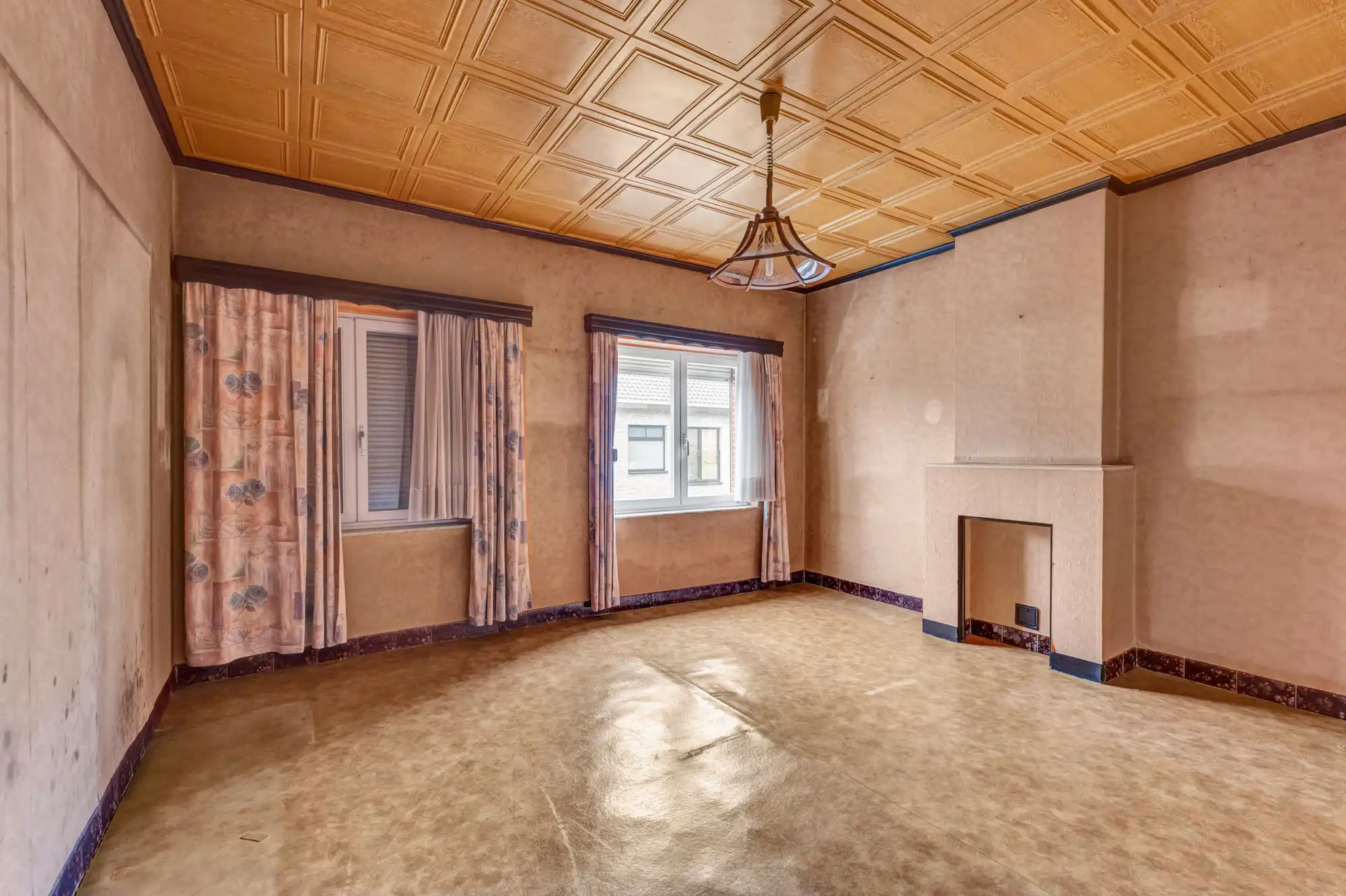 Ruime woning met veel potentieel en grote garage (80m²) foto 17