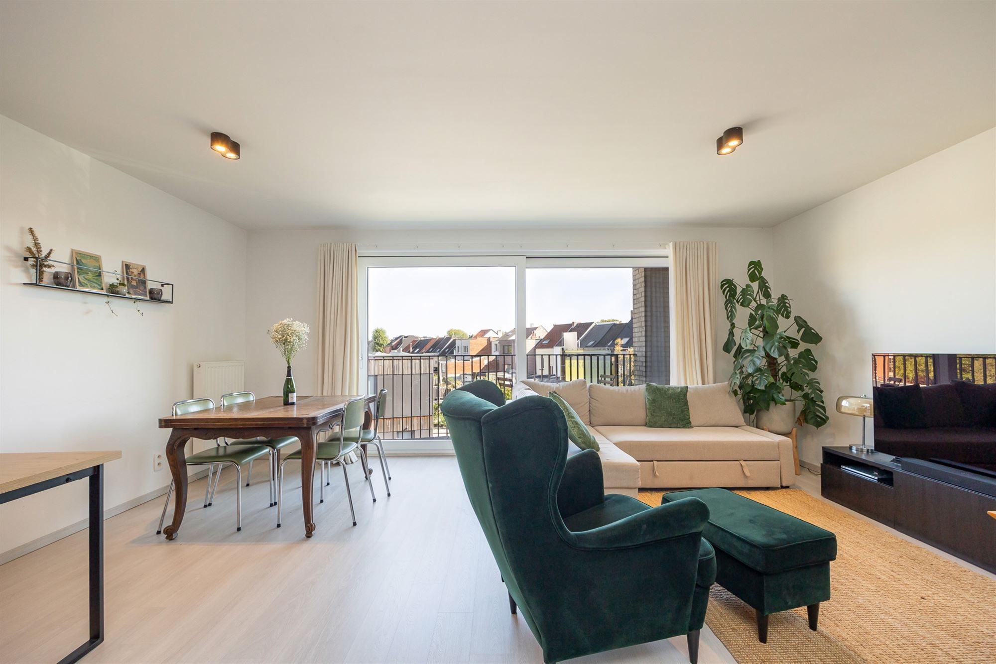 Lichtrijk appartement met uniek uitzicht foto 3