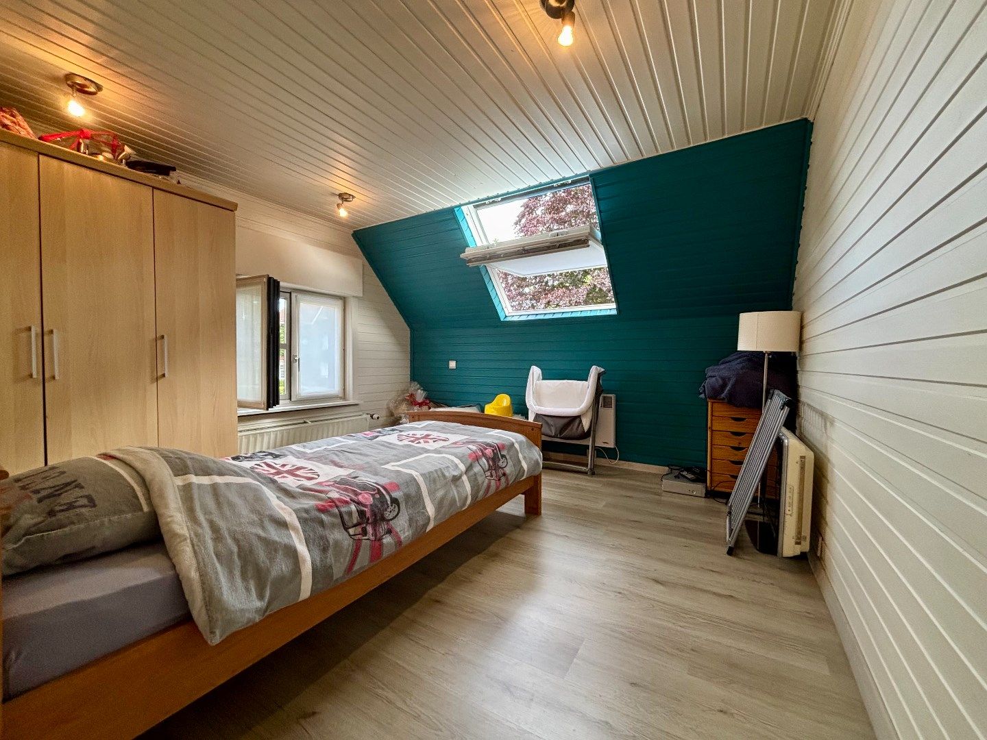 Ruime verzorgde half open woning met tuin en garage. foto 17