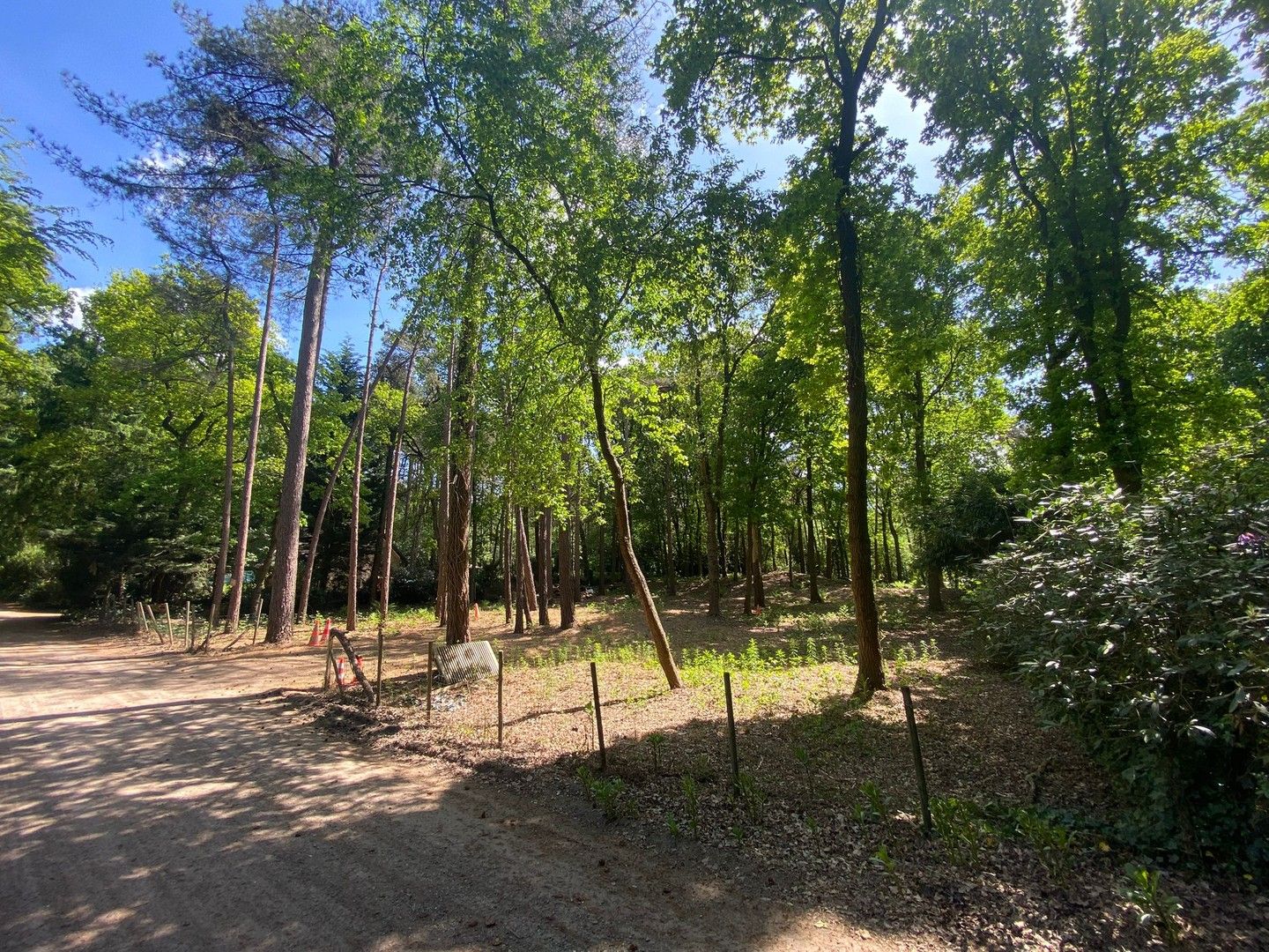 Rustig gelegen perceel van 2.014 m² in een groene omgeving foto 2